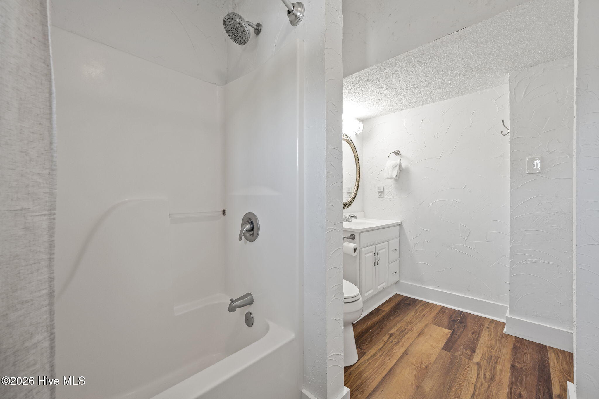 100569137 | Photo 39