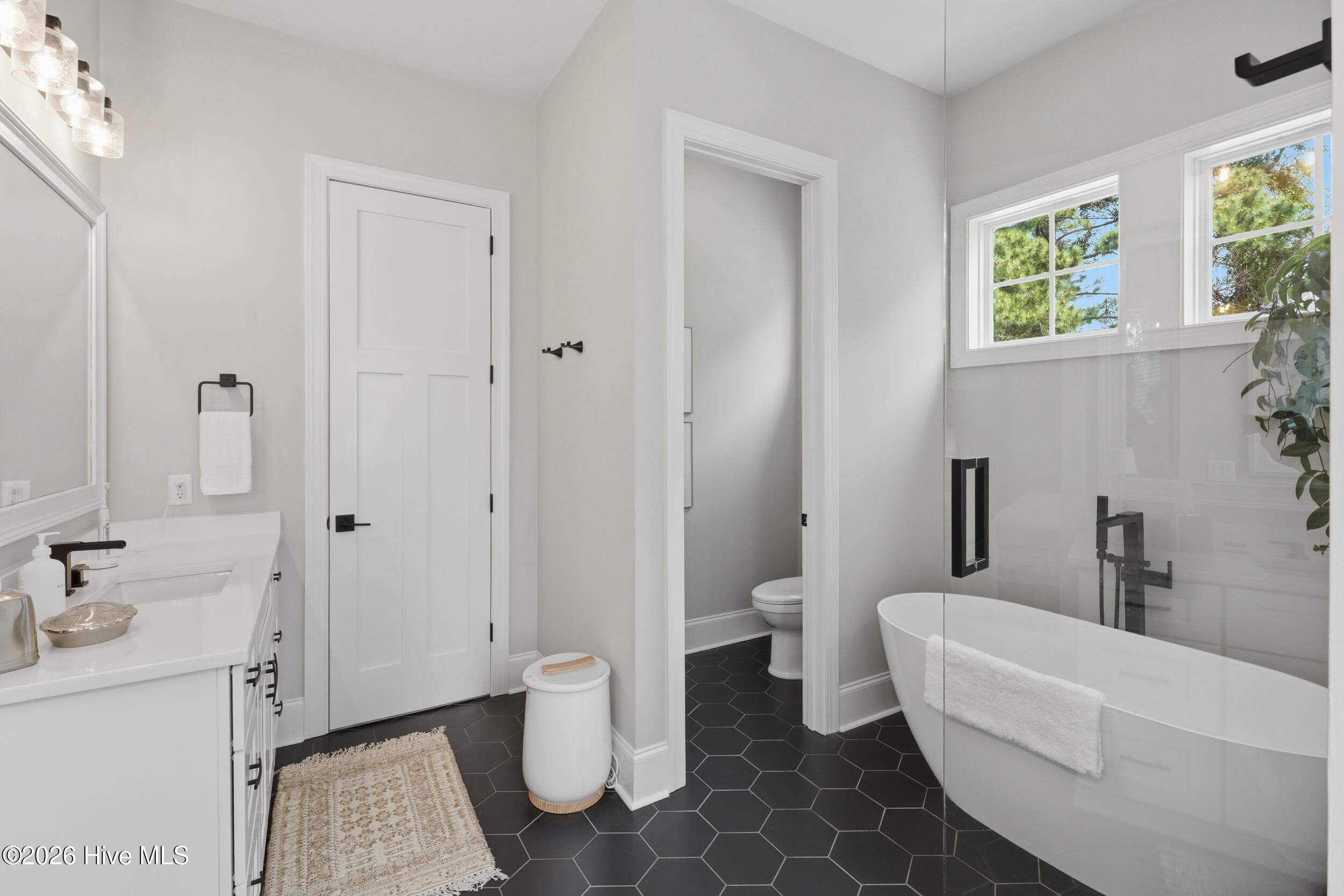 100562454 | Photo 29