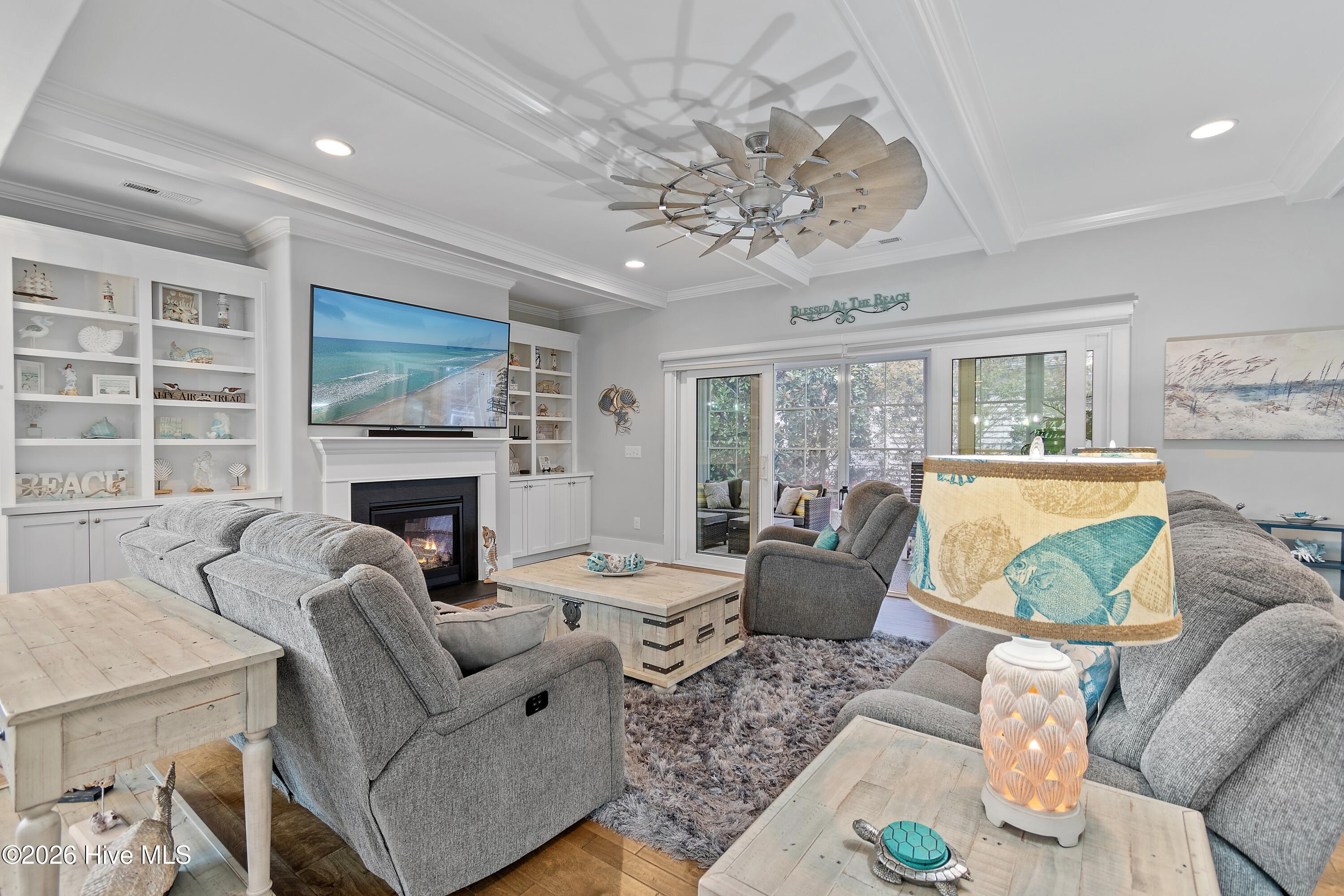 100561282 | Photo 21