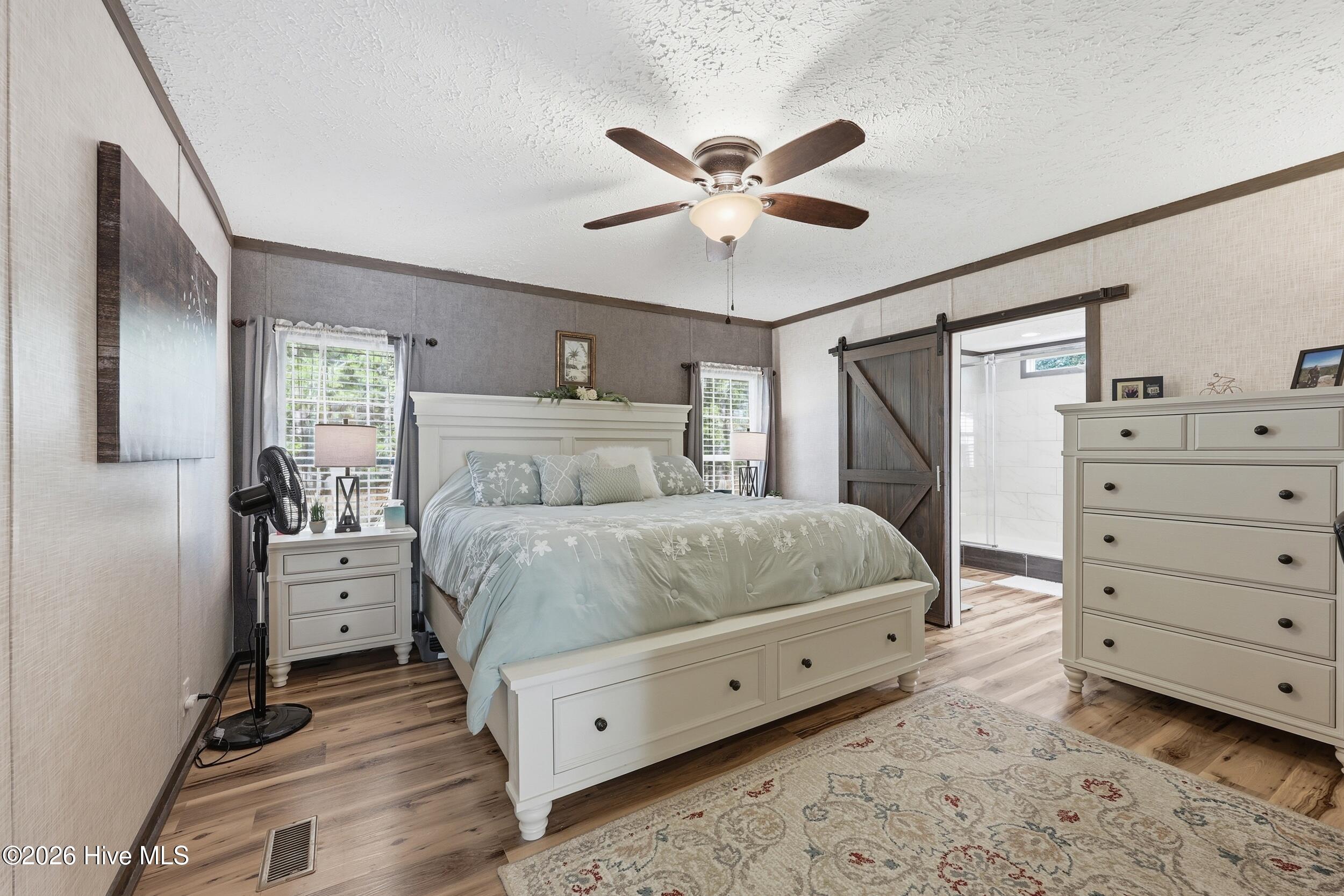 100567202 | Photo 25