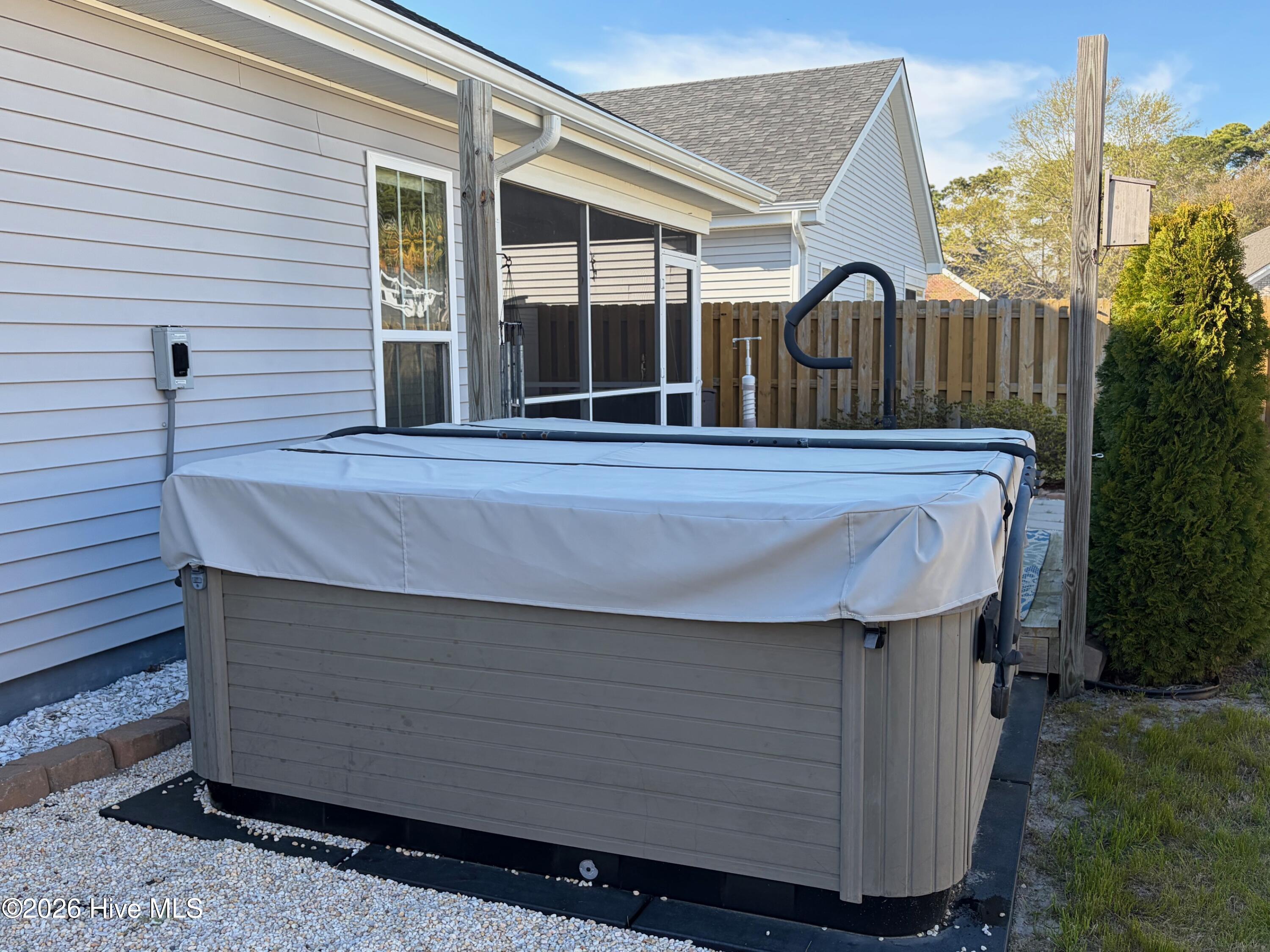 100561757 | Photo 15