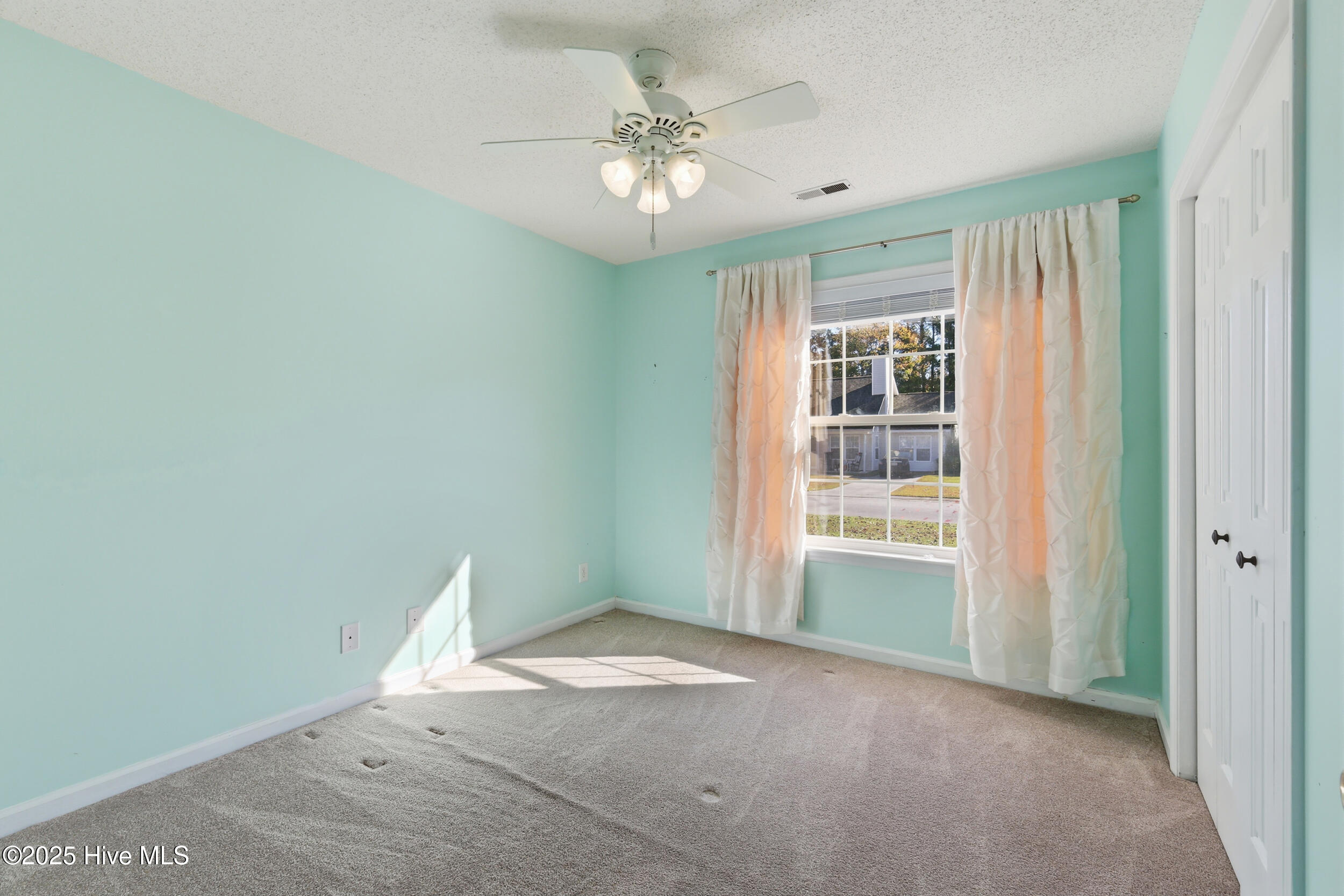 100540113 | Photo 21