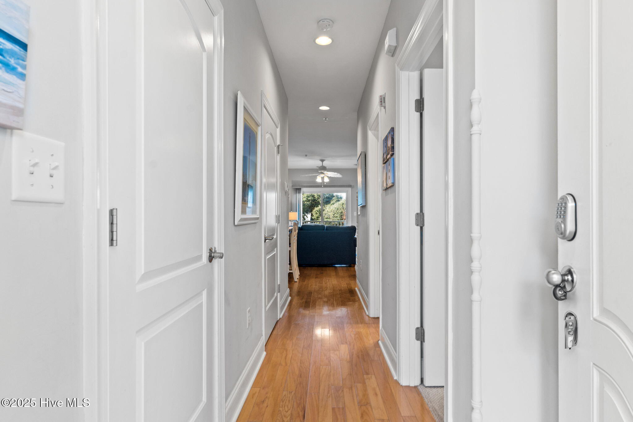 100545240 | Photo 10