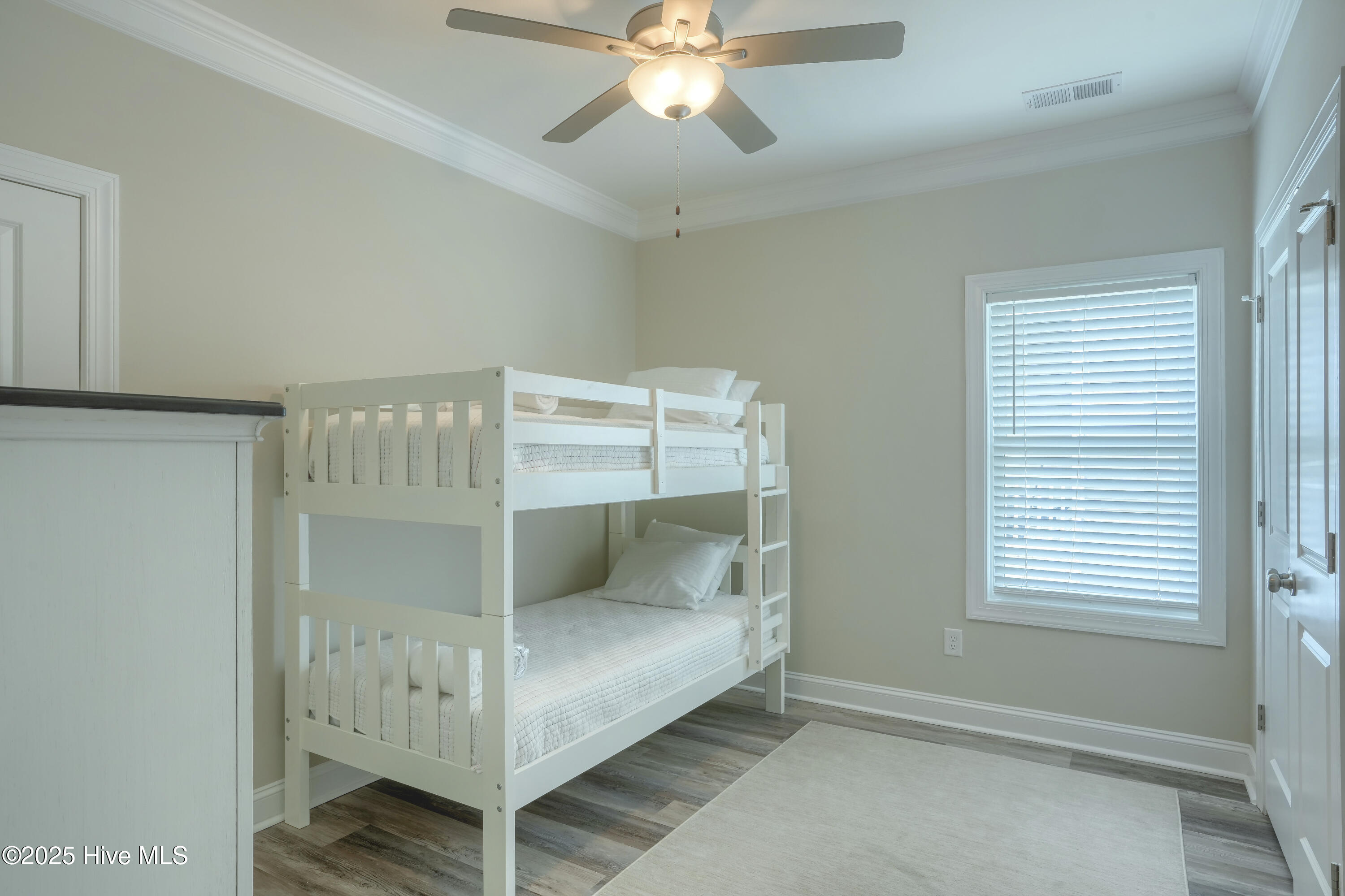 100511163 | Photo 32