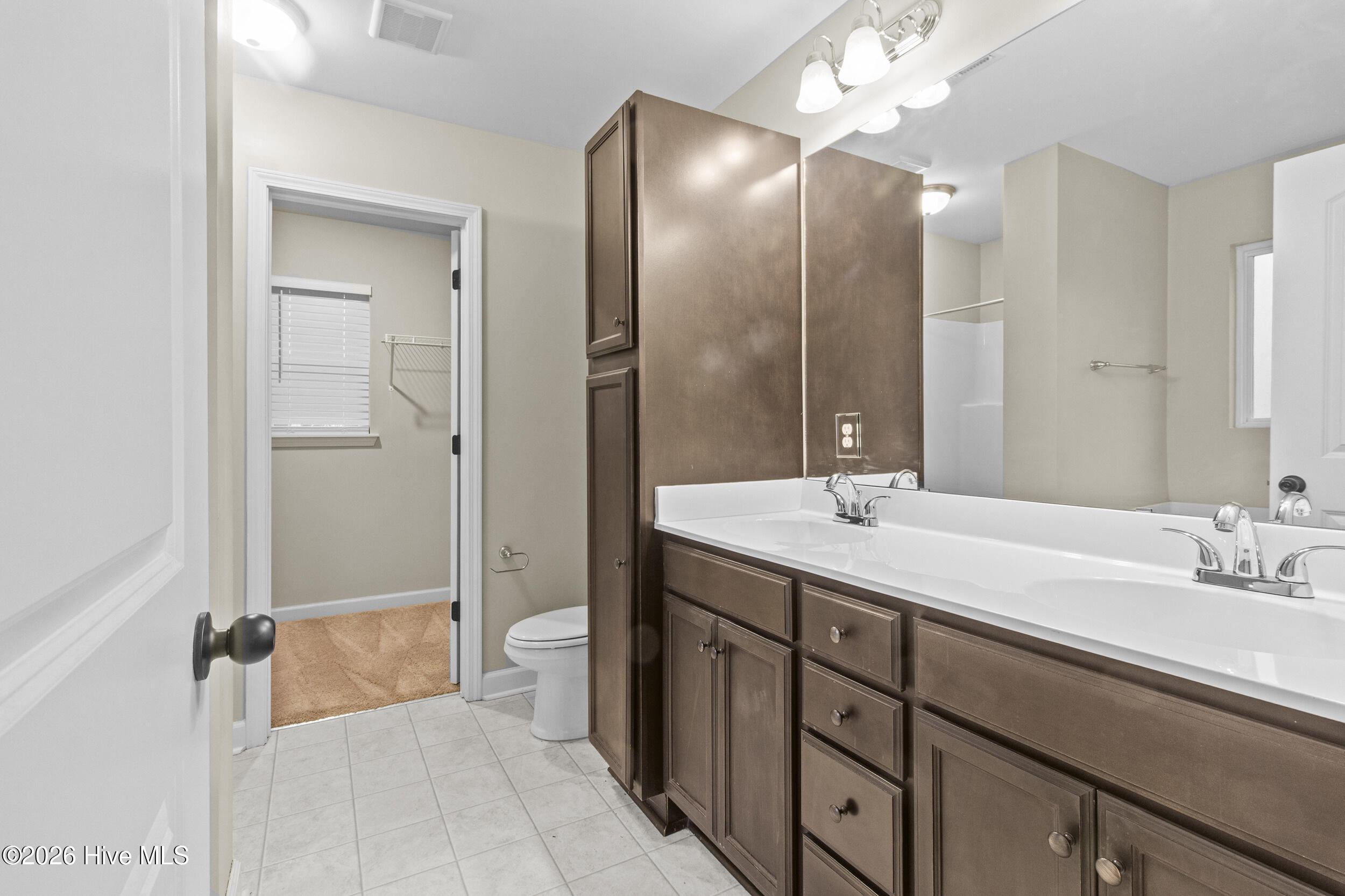 100552565 | Photo 25