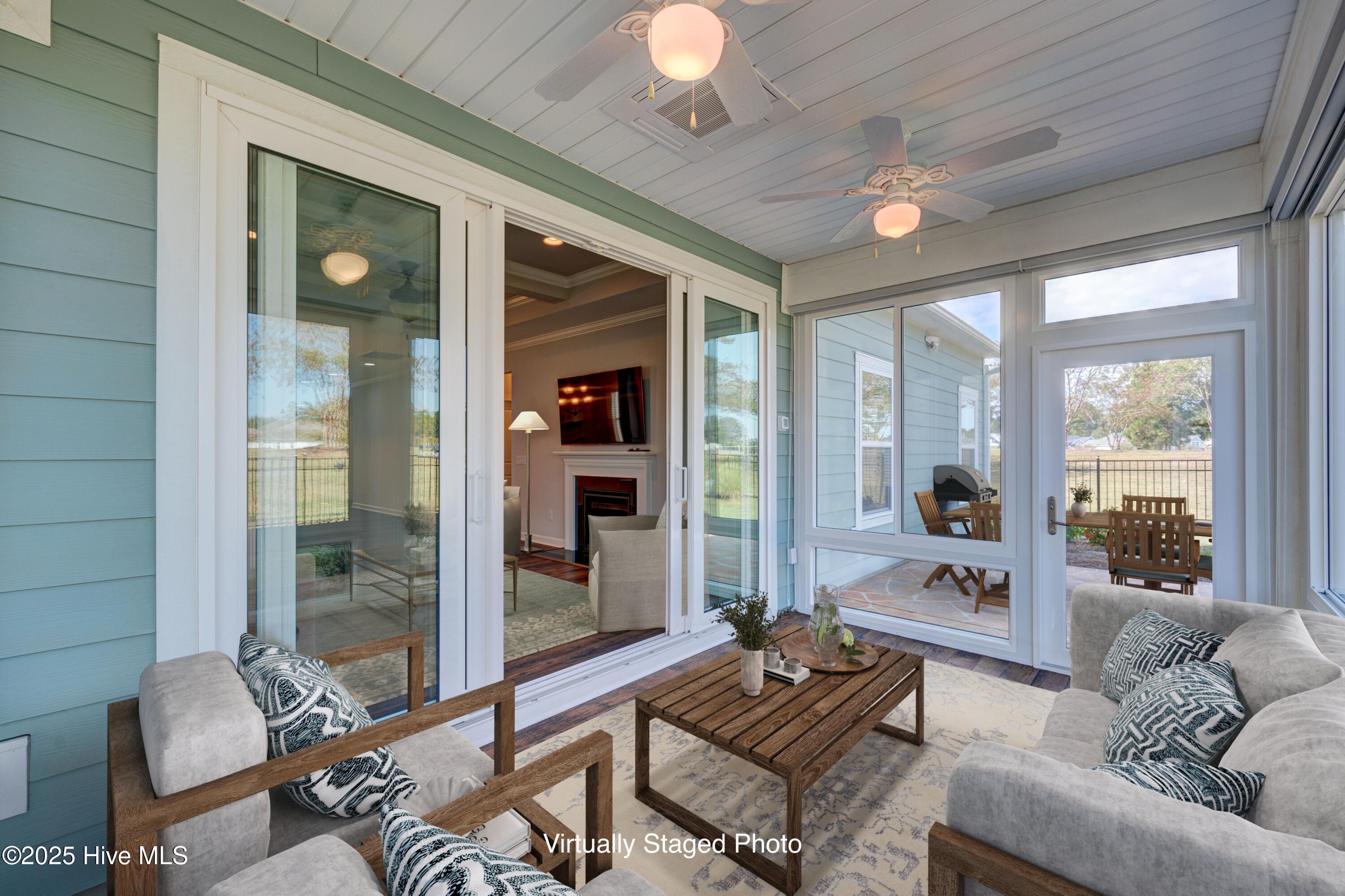 100533890 | Photo 19