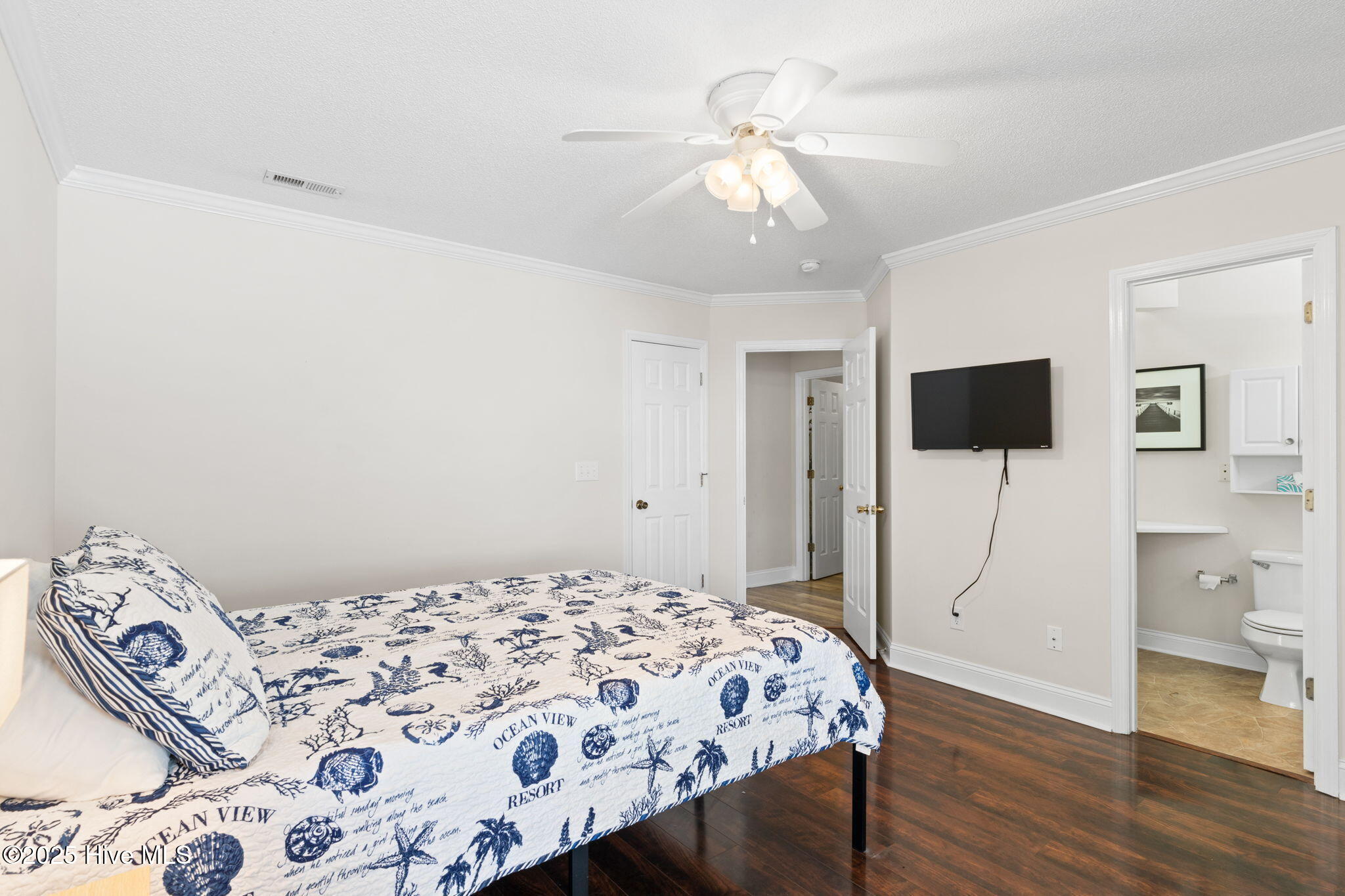 100558443 | Photo 22