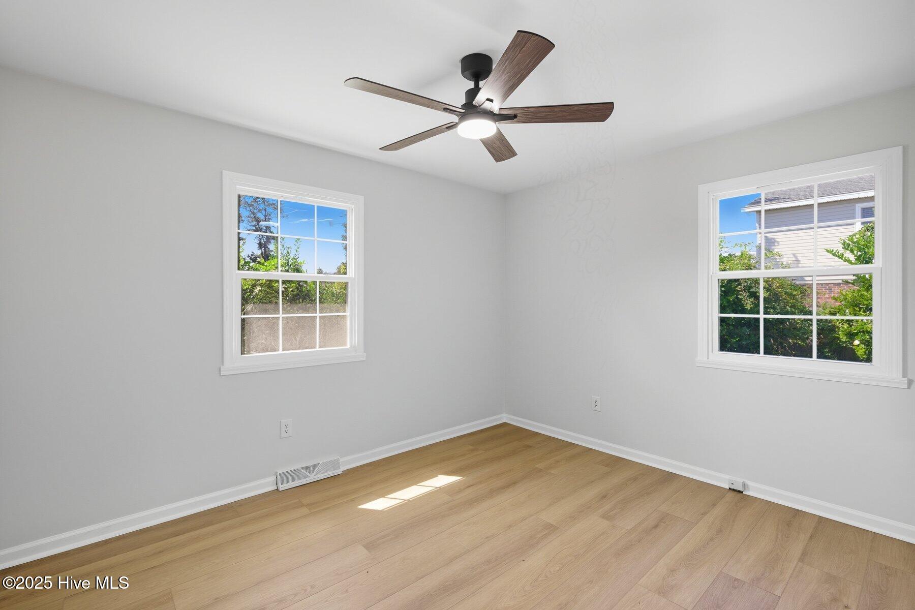 100532197 | Photo 12