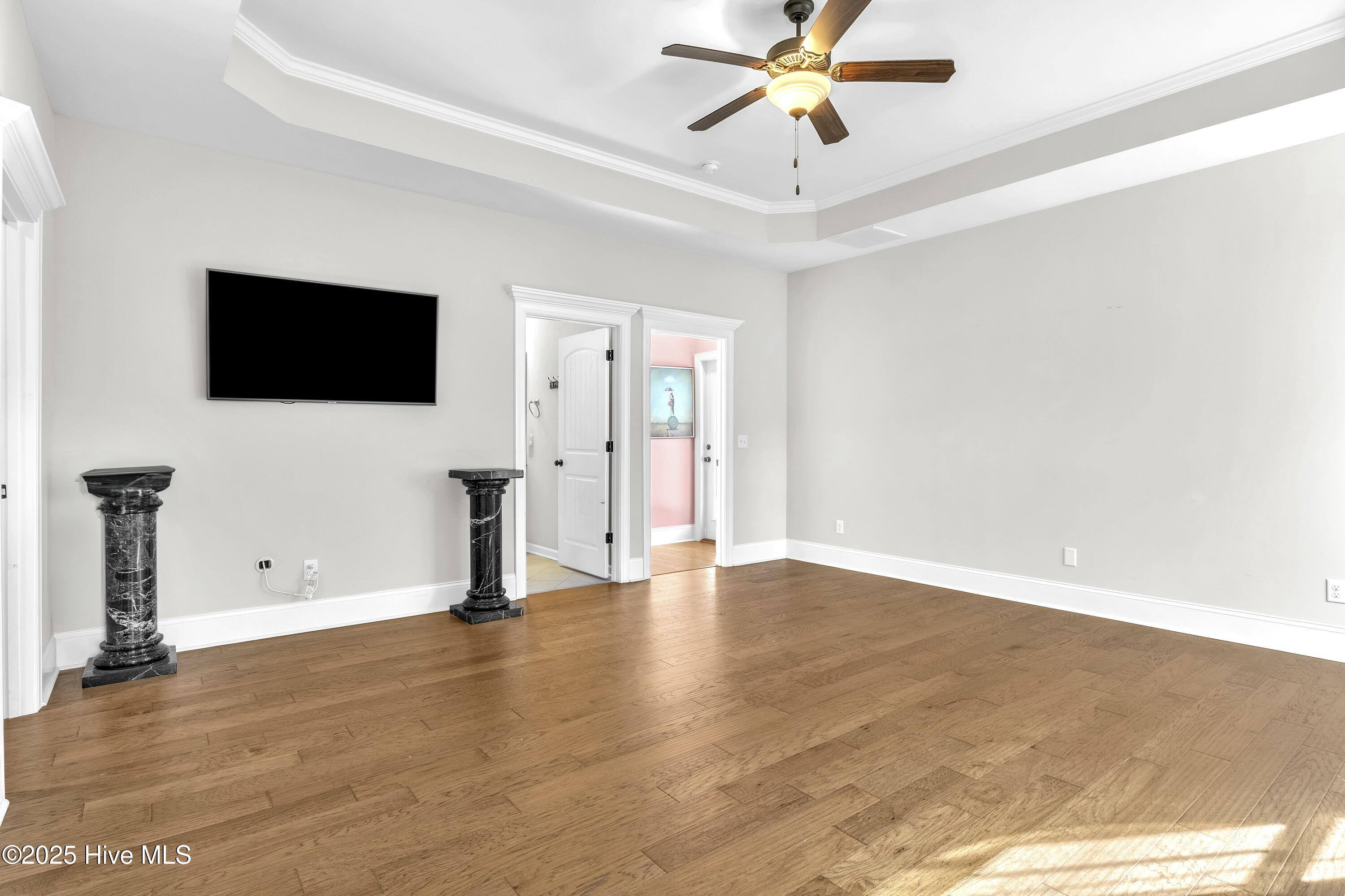 100489569 | Photo 34