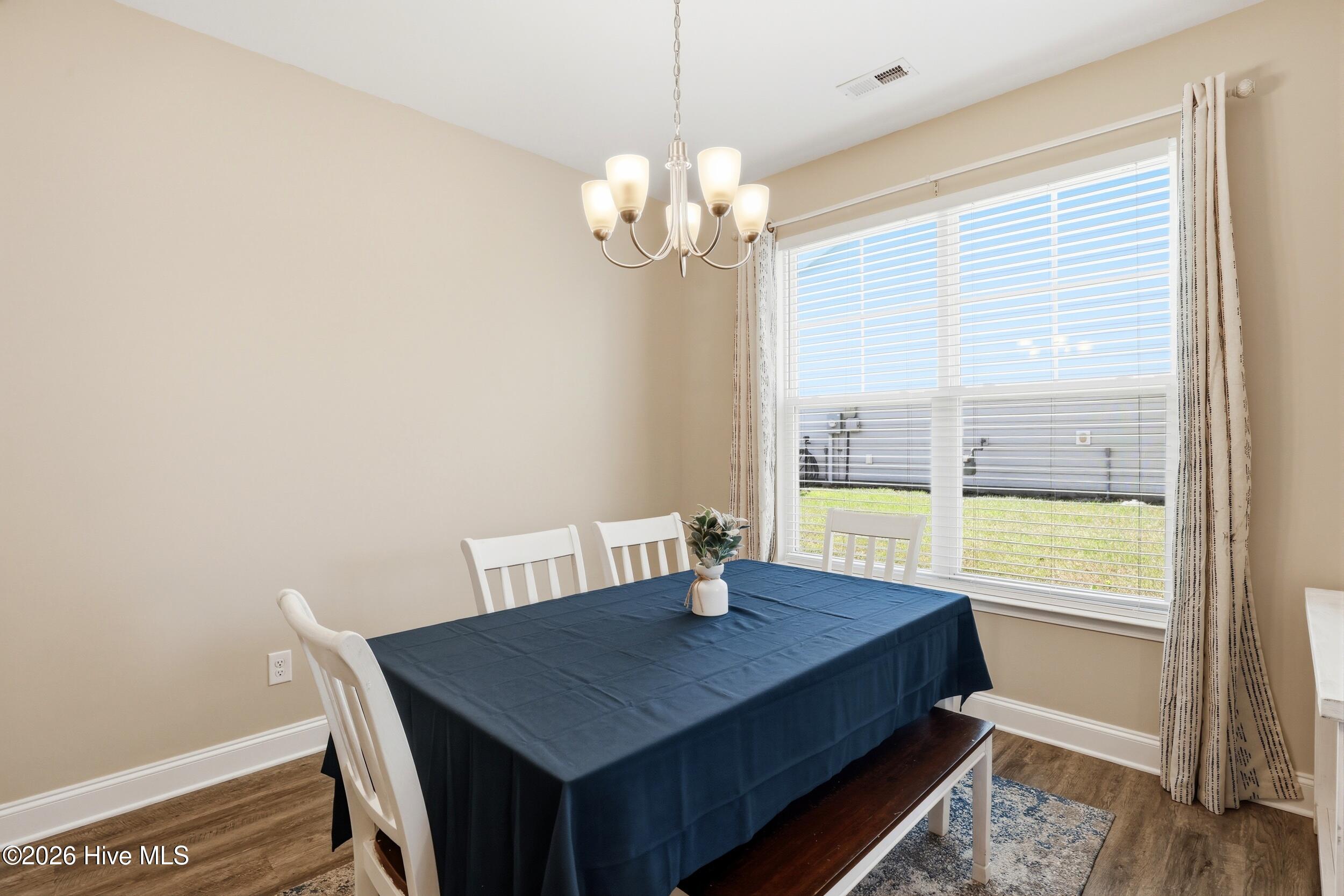 100566702 | Photo 15