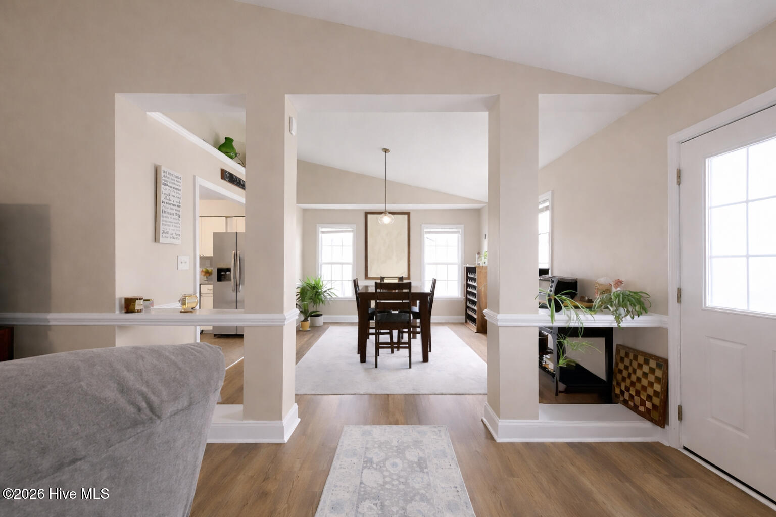 100562387 | Photo 13