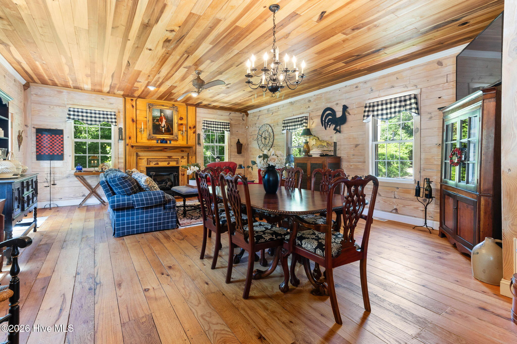 100554921 | Photo 10