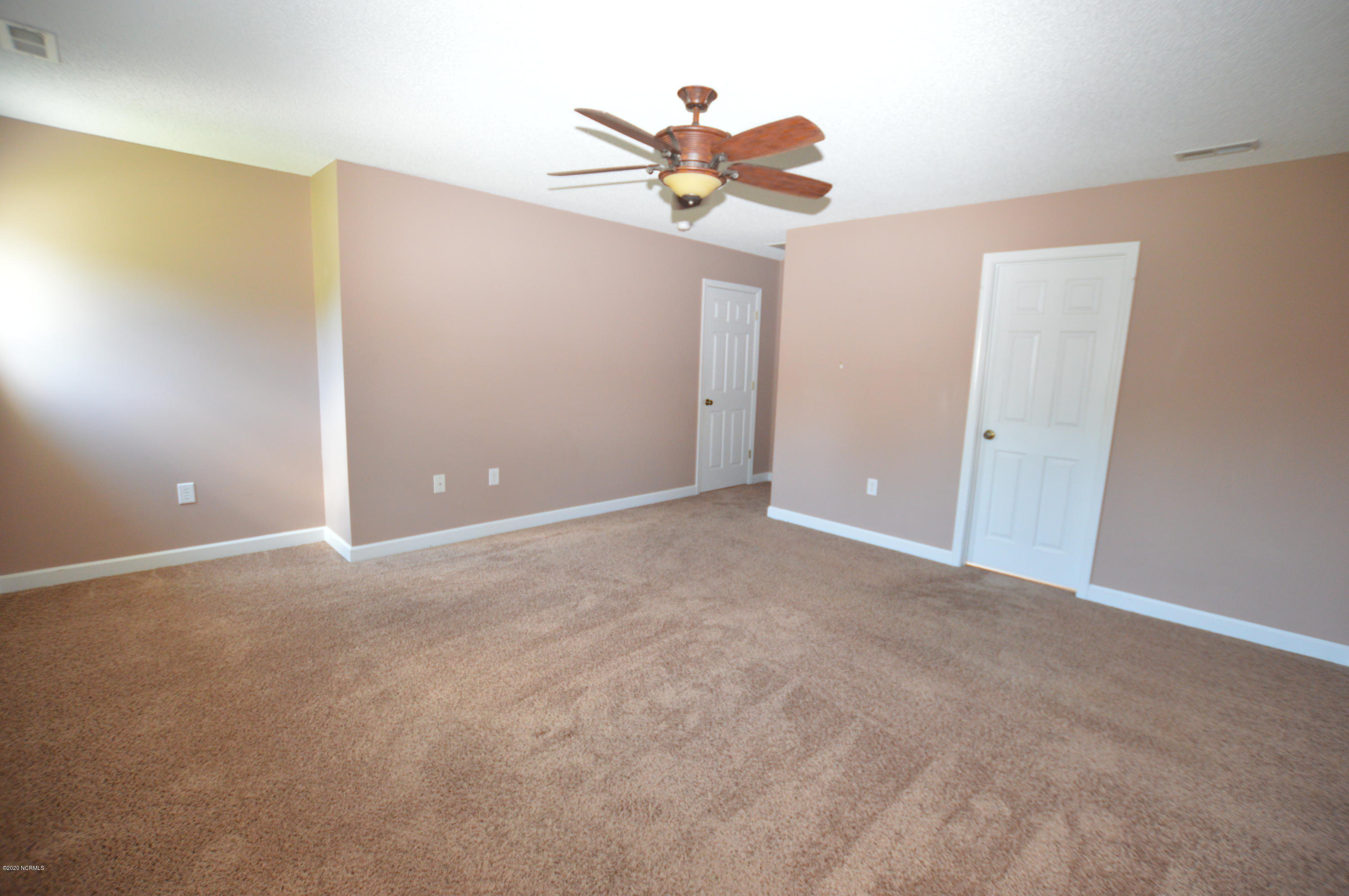 100565813 | Photo 17