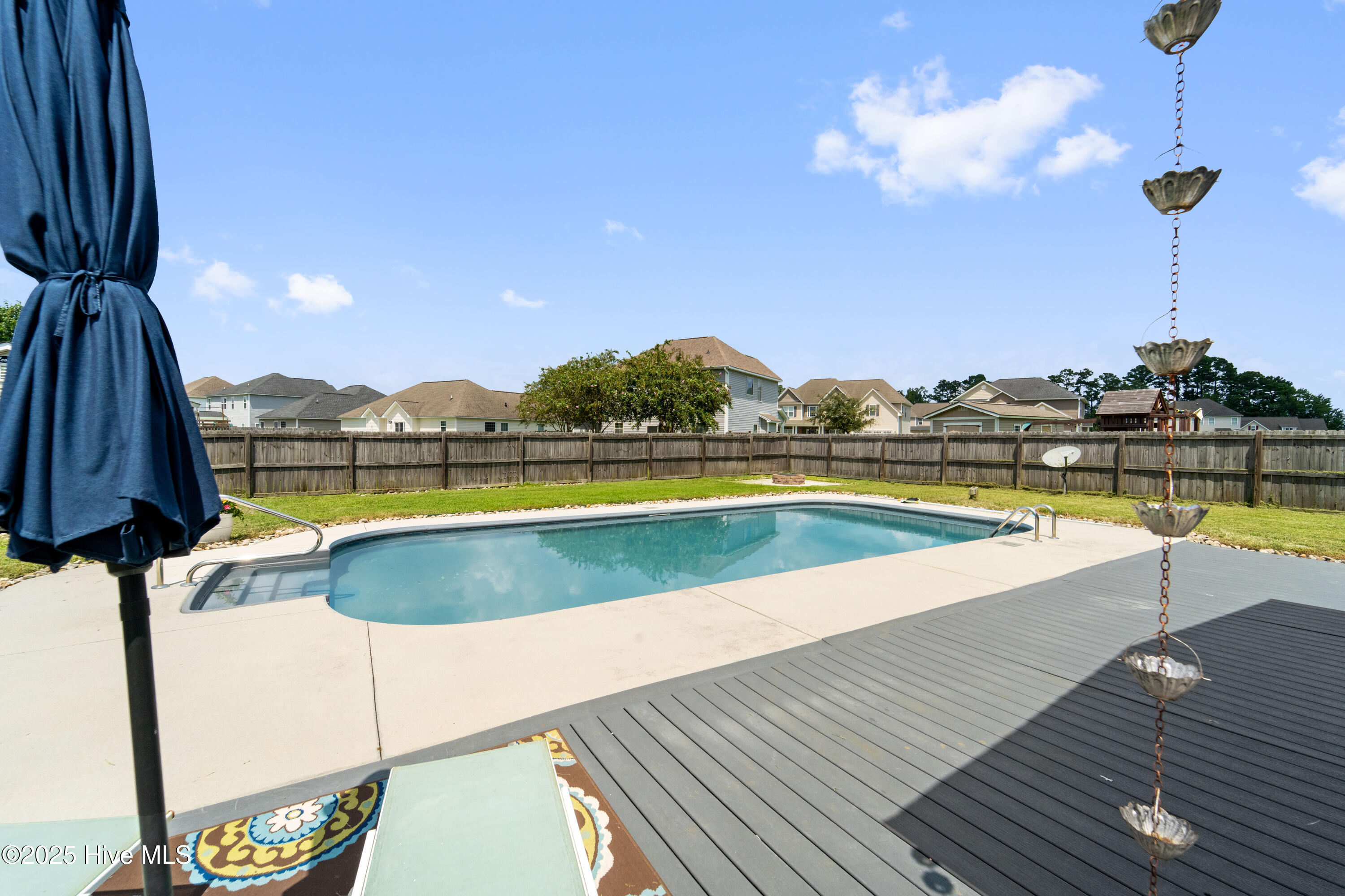 100525842 | Photo 80