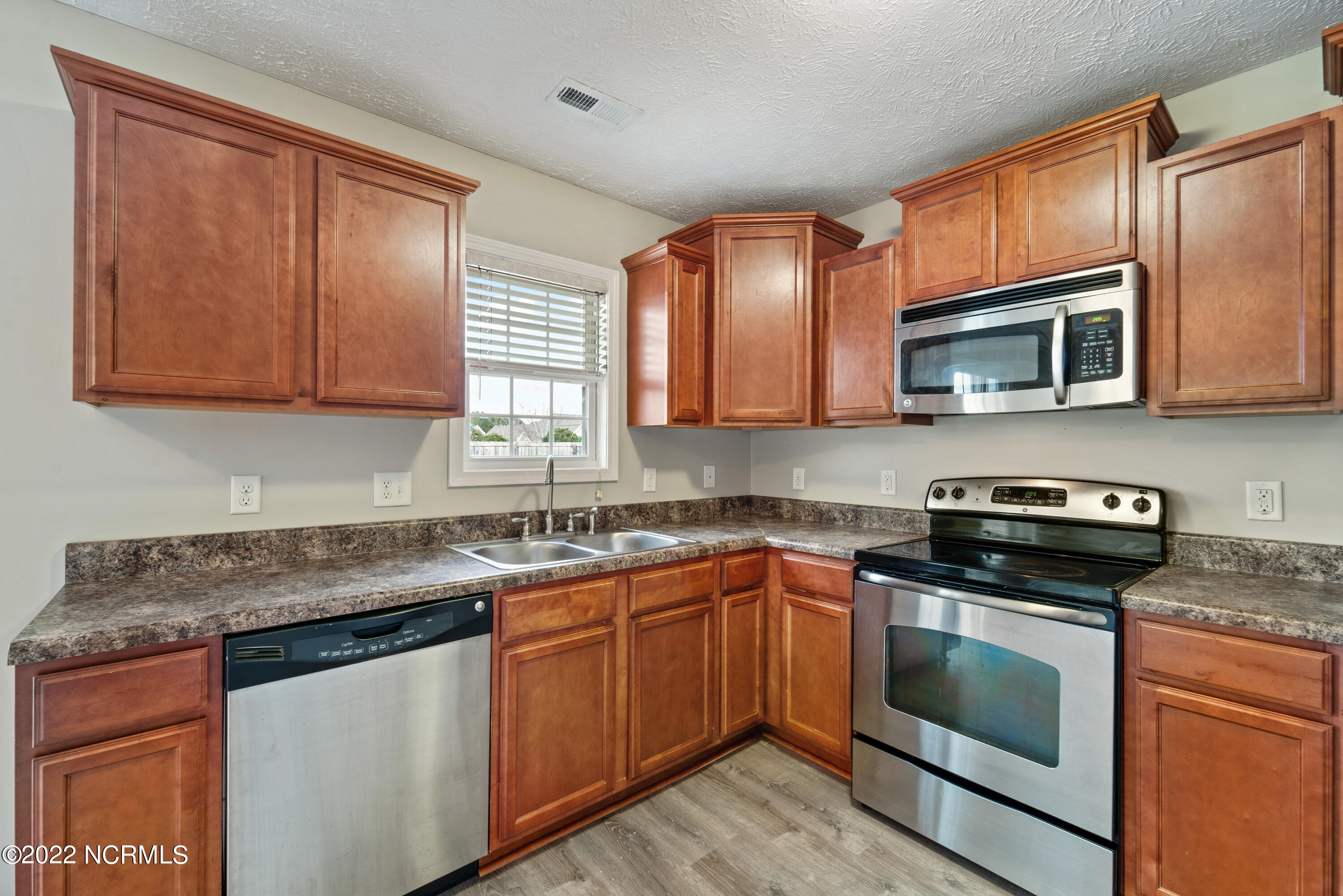 100564225 | Photo 13