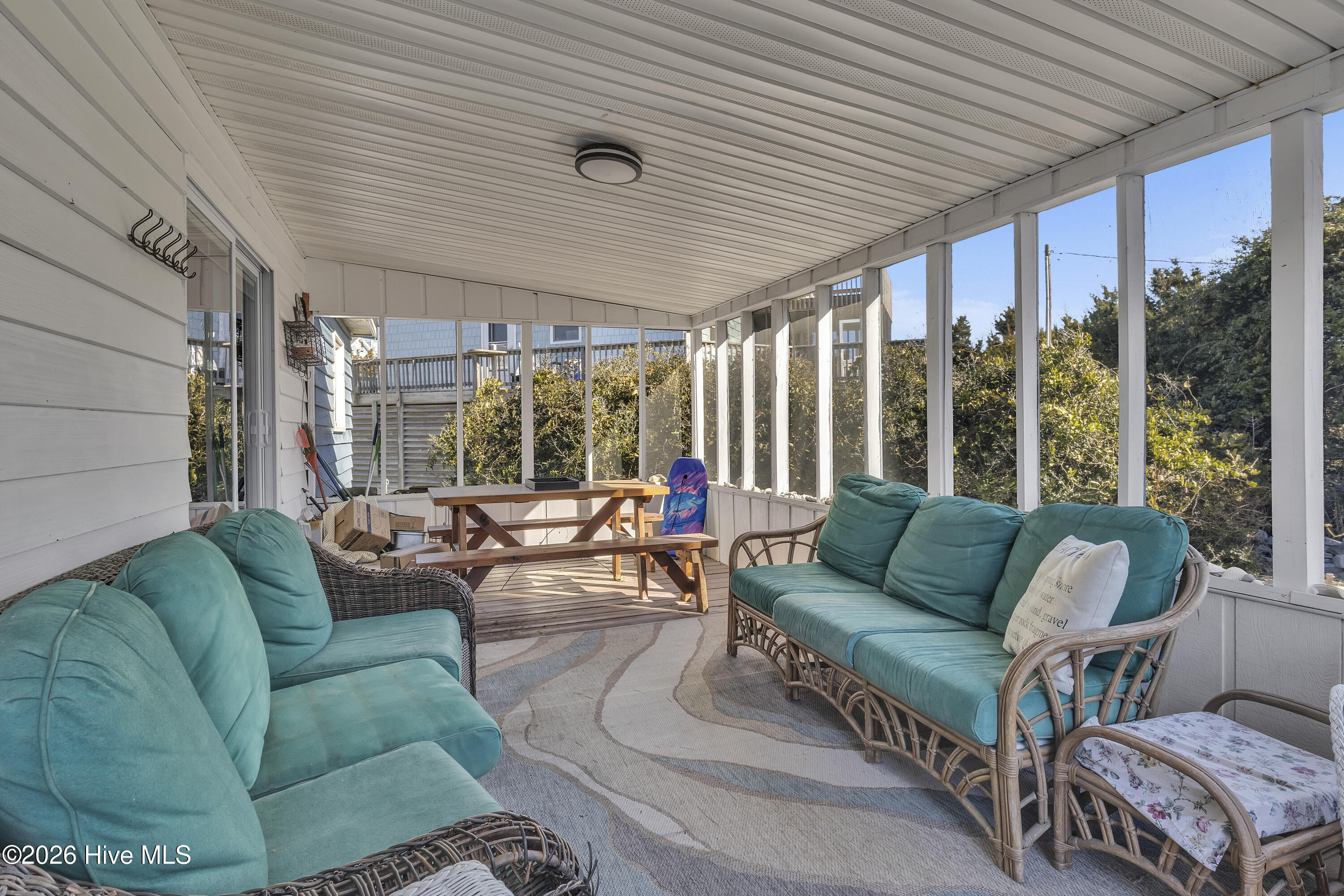 100550630 | Photo 29