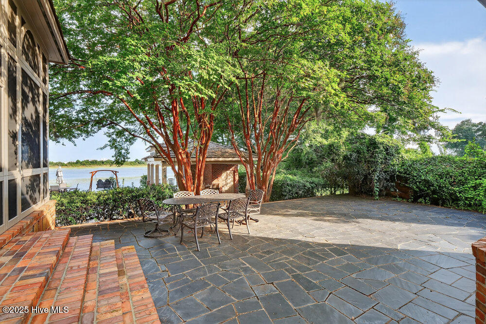 100544850 | Photo 81