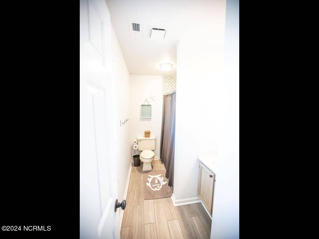 100558410 | Photo 31