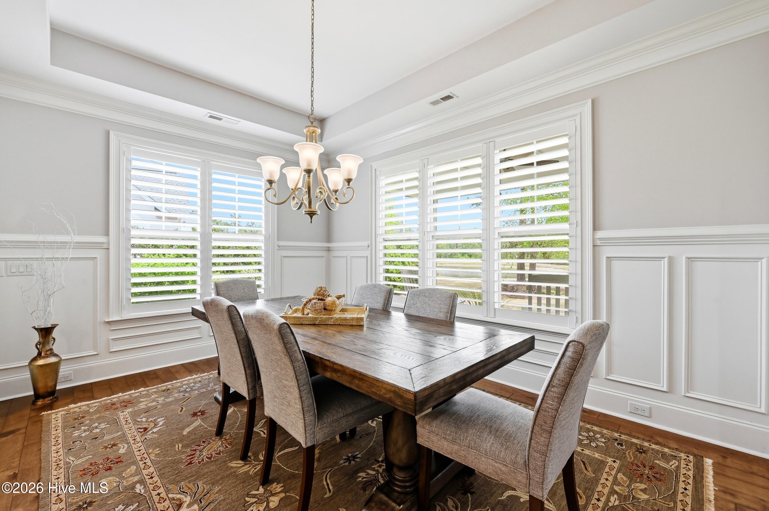 100567855 | Photo 24