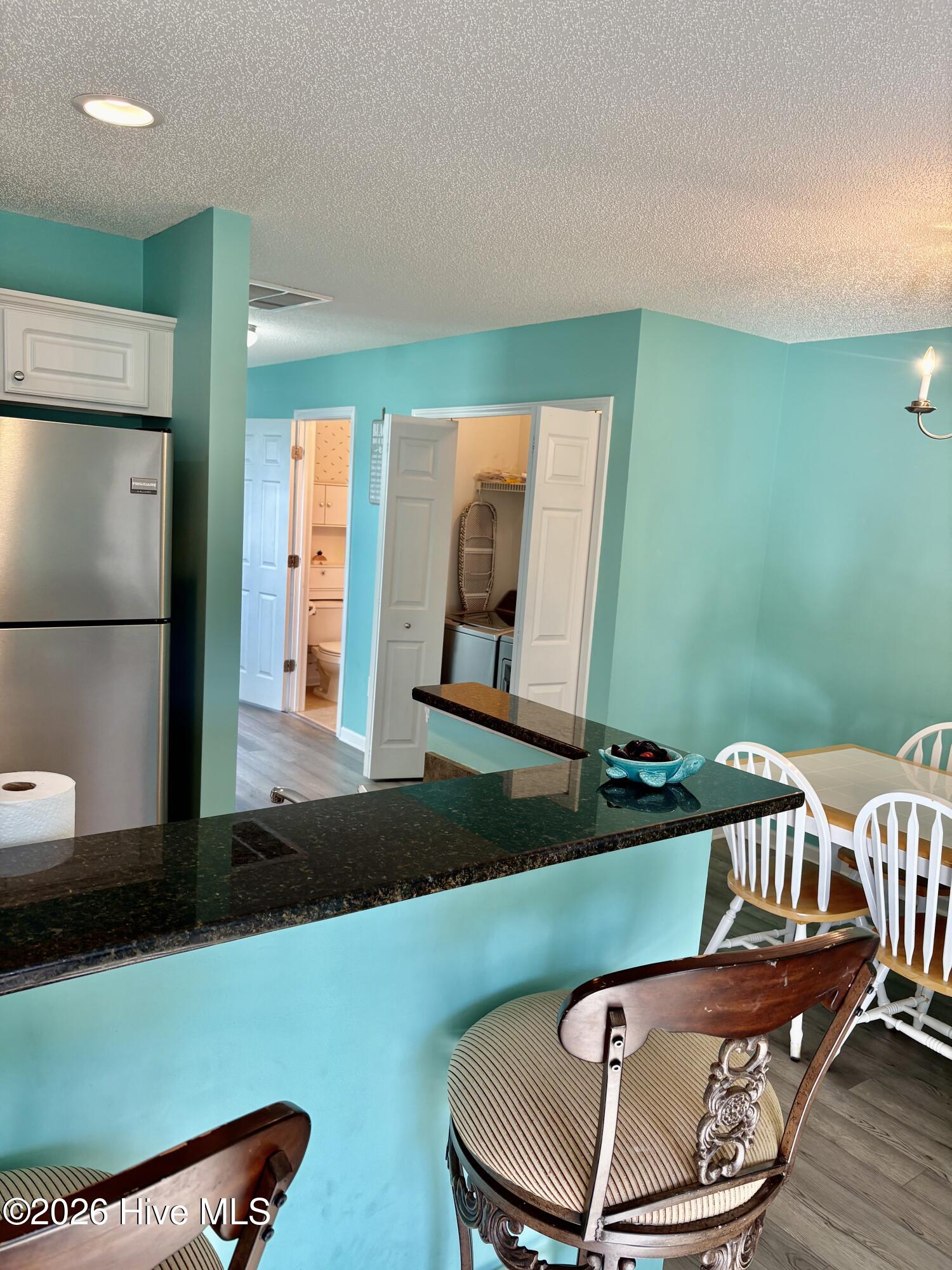 100561307 | Photo 11