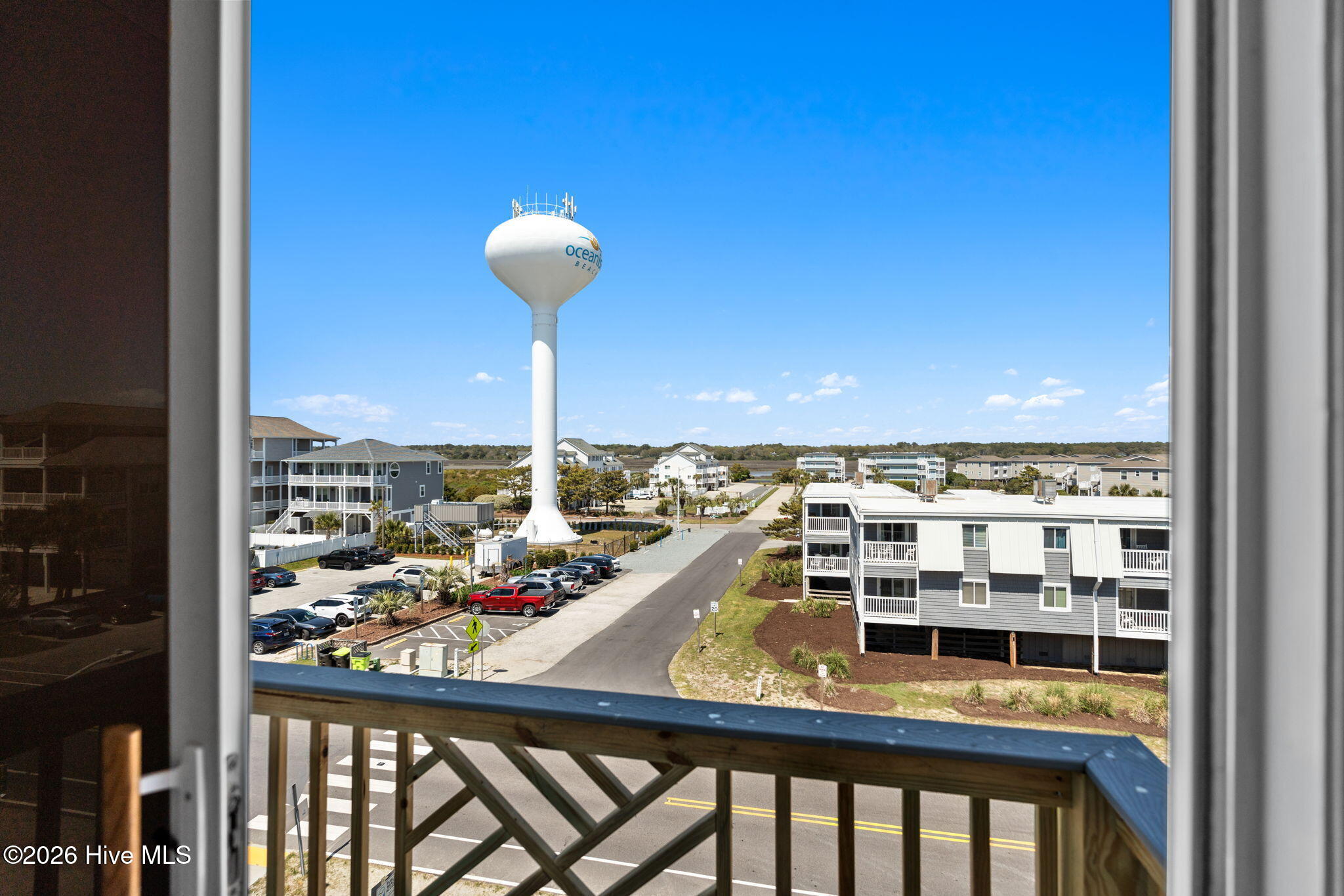 100564917 | Photo 46