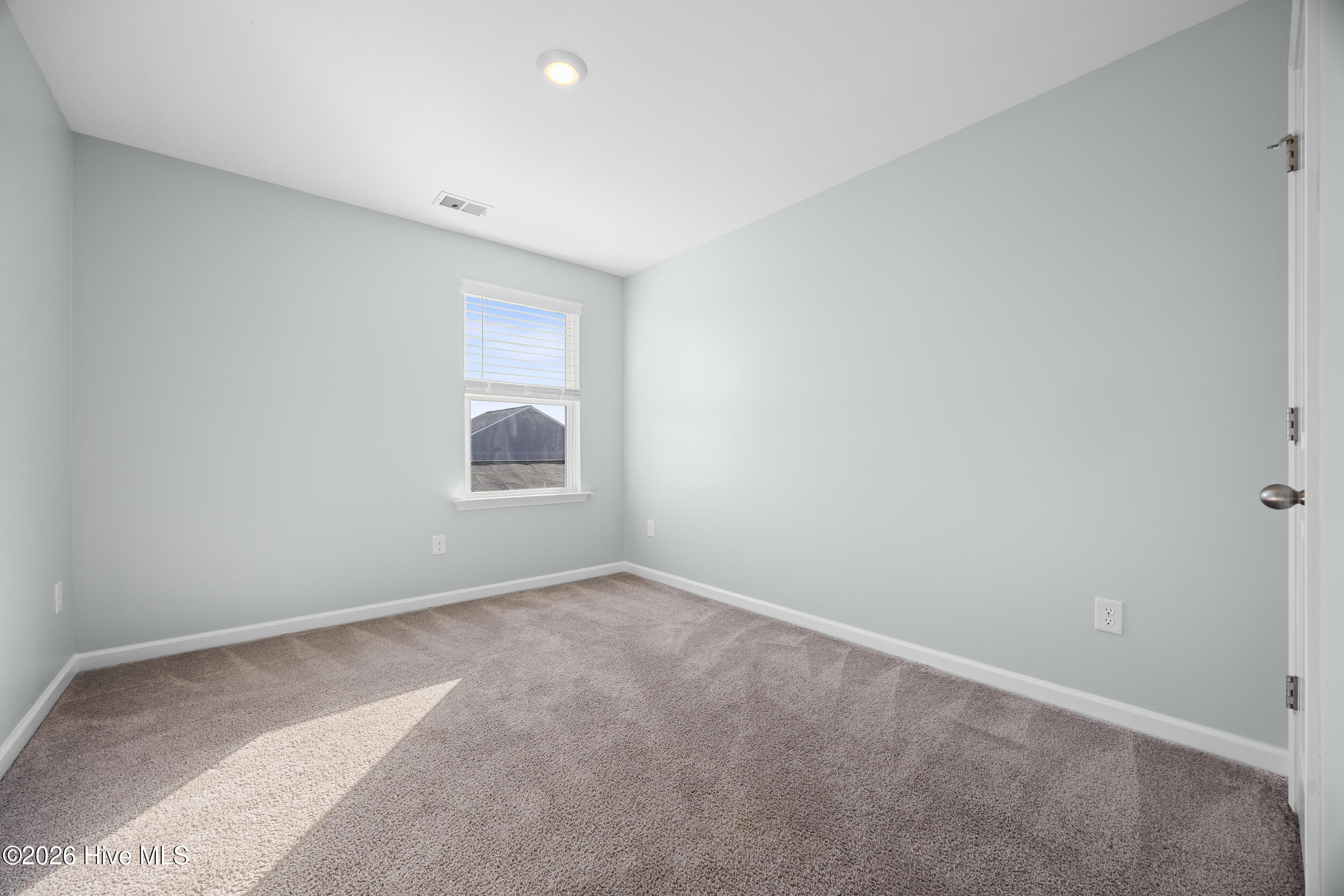 100561836 | Photo 30