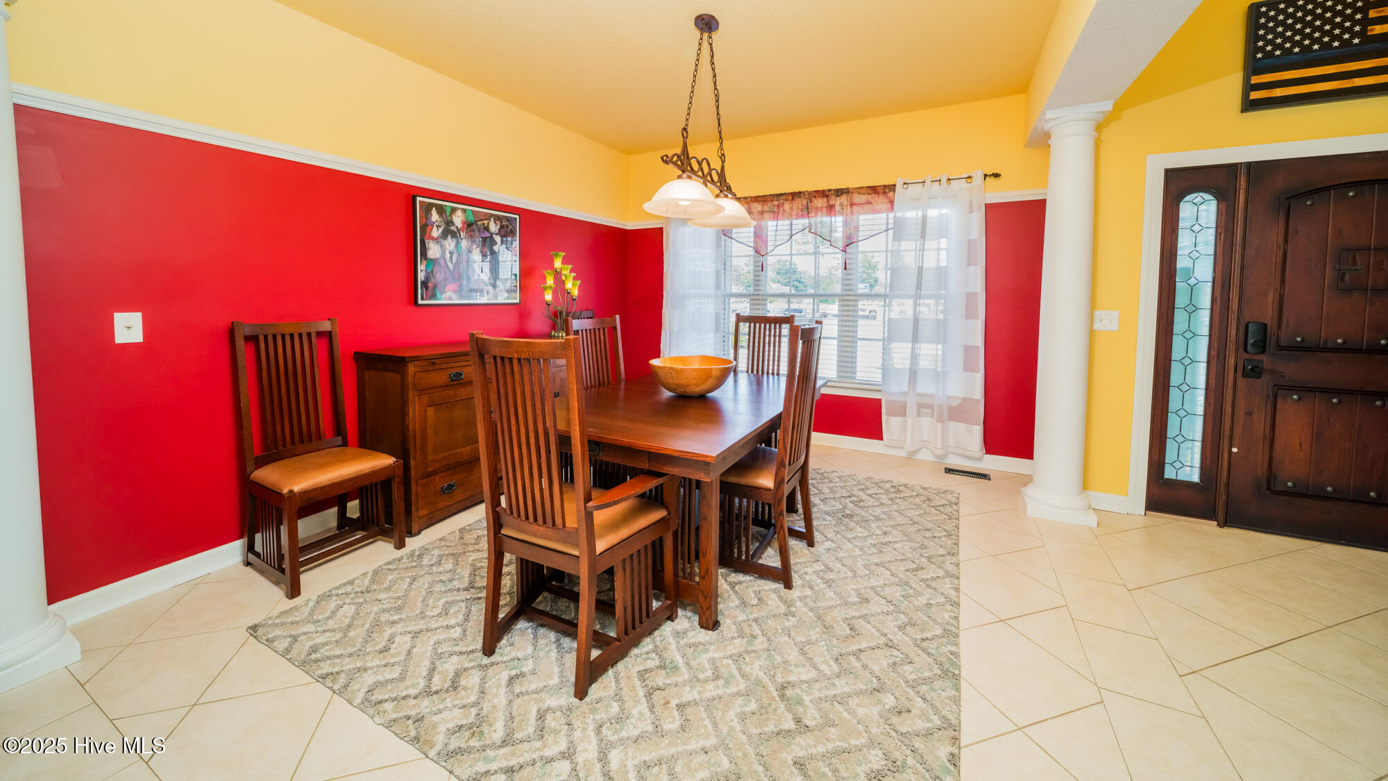 100516325 | Photo 11