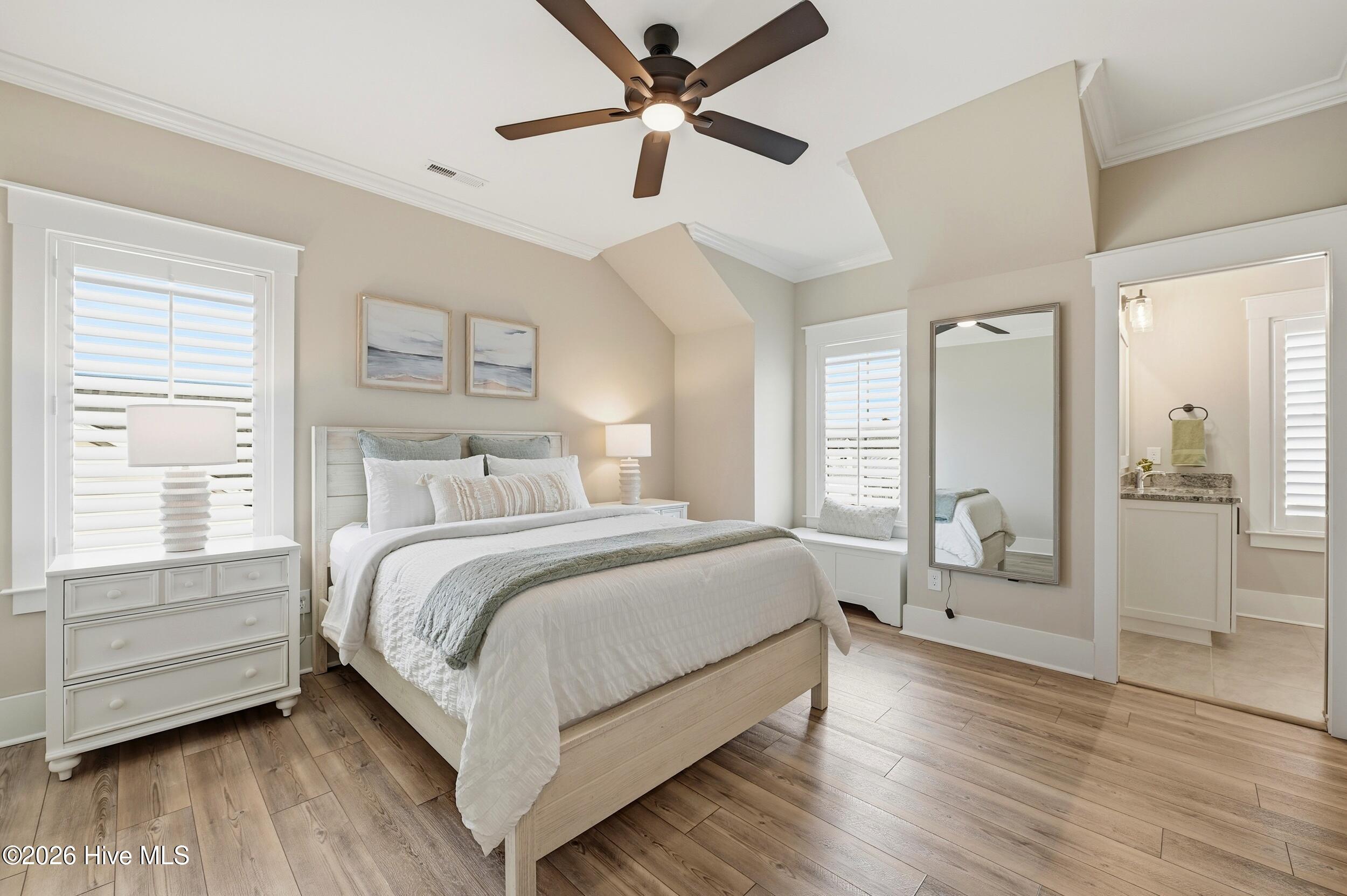 100555199 | Photo 24