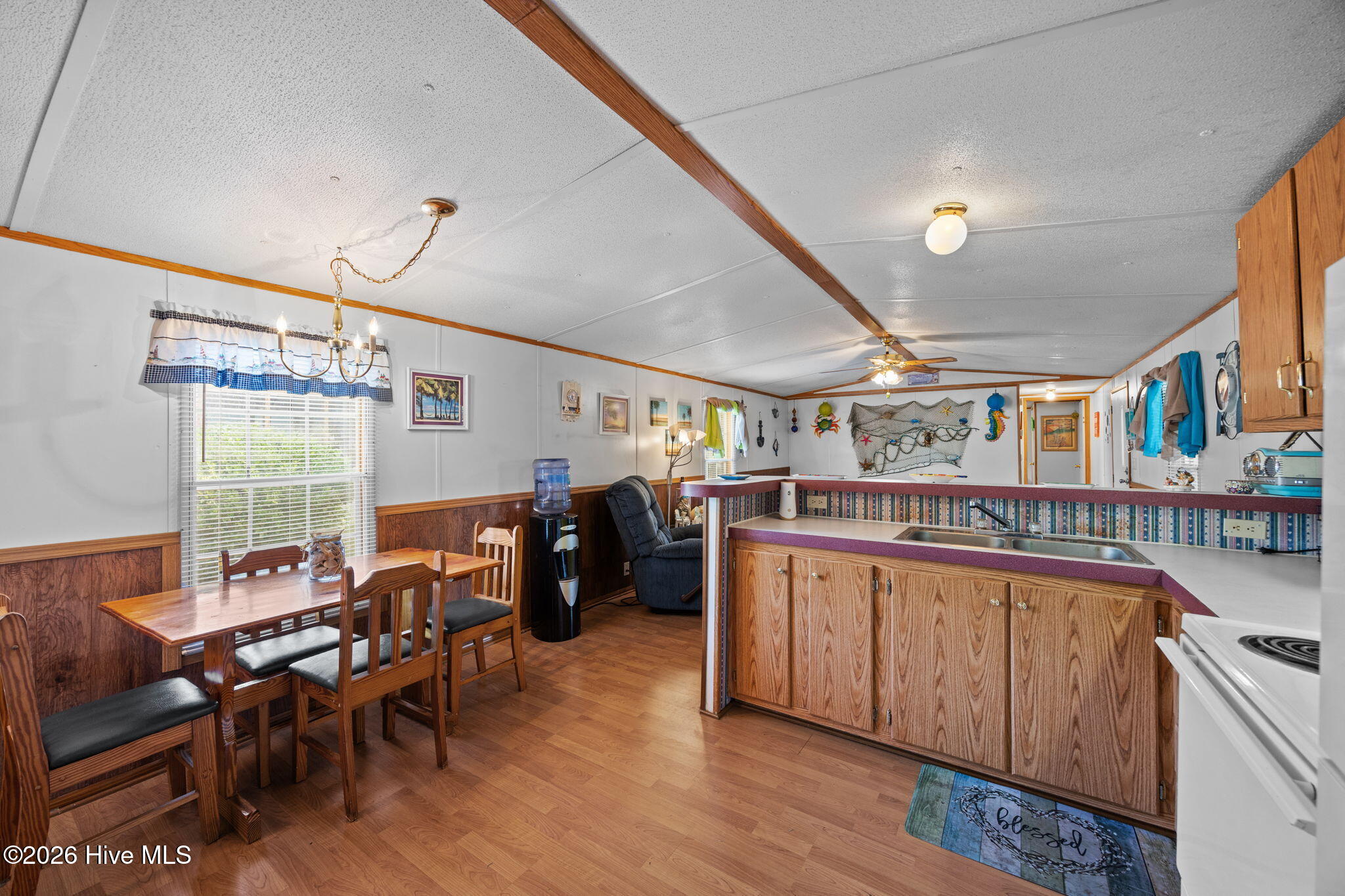 100552918 | Photo 19