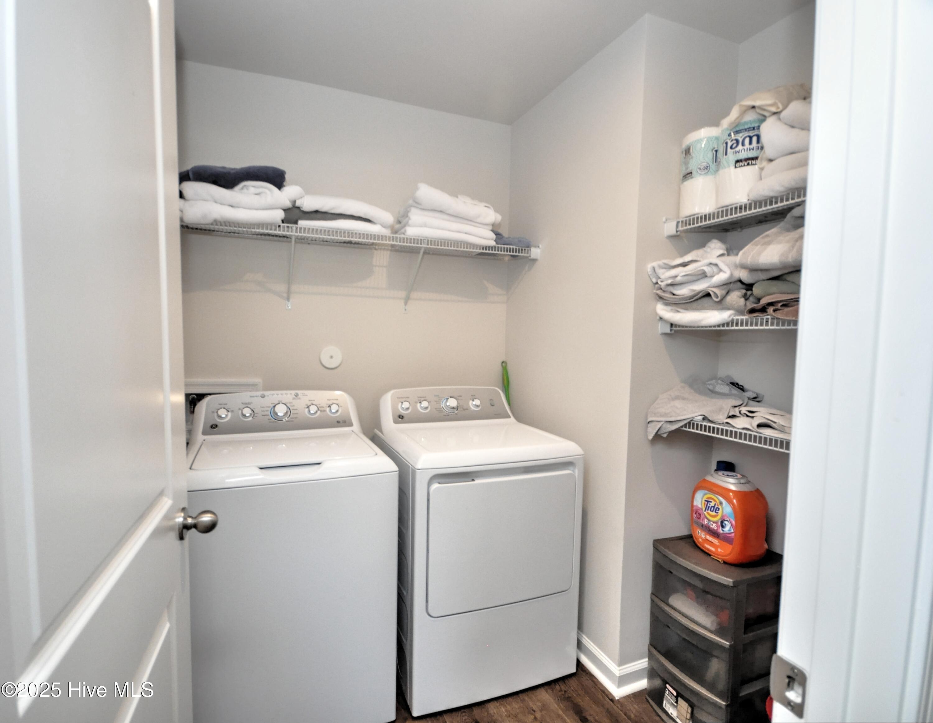 100542136 | Photo 25