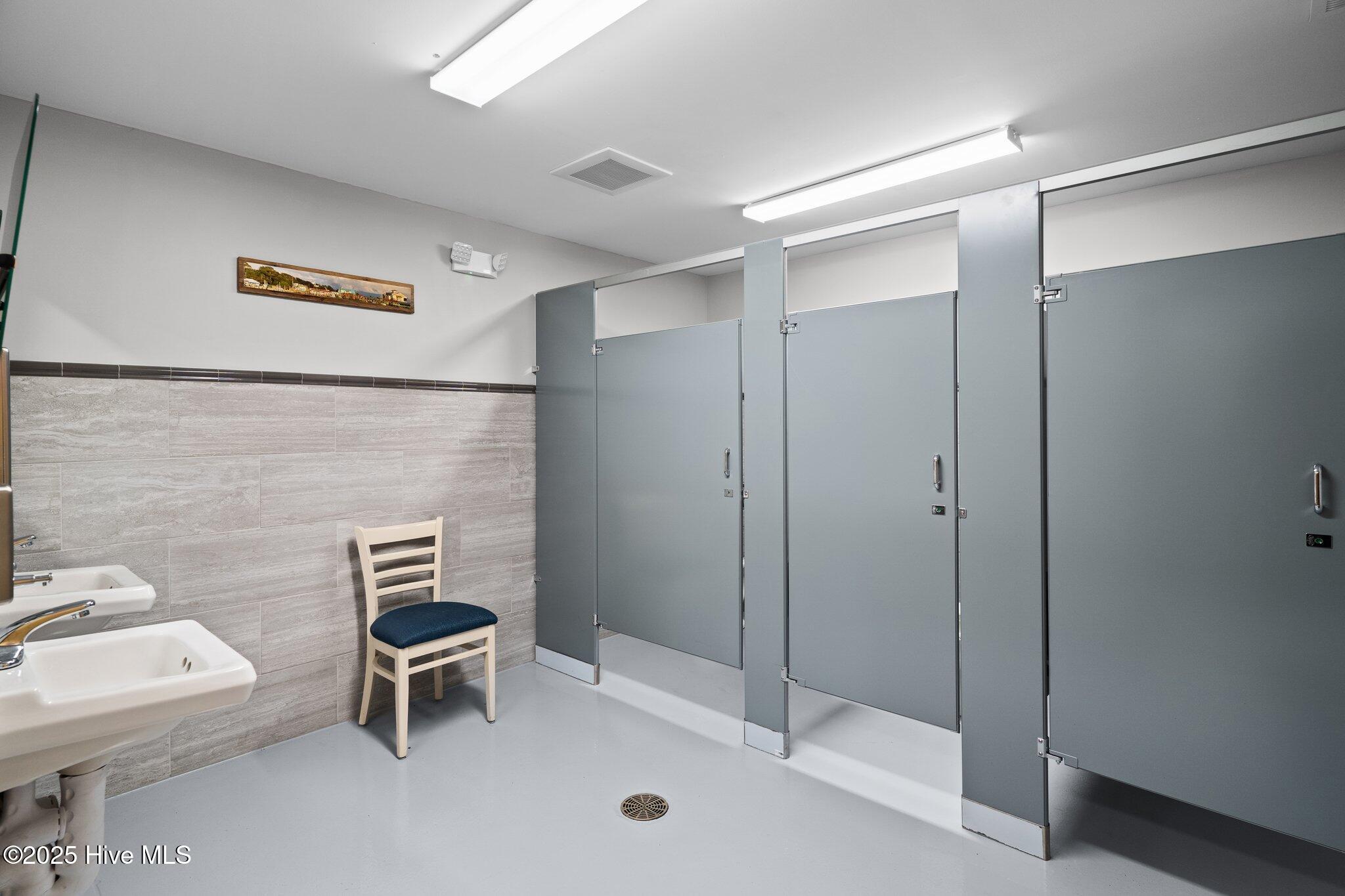 100545245 | Photo 19