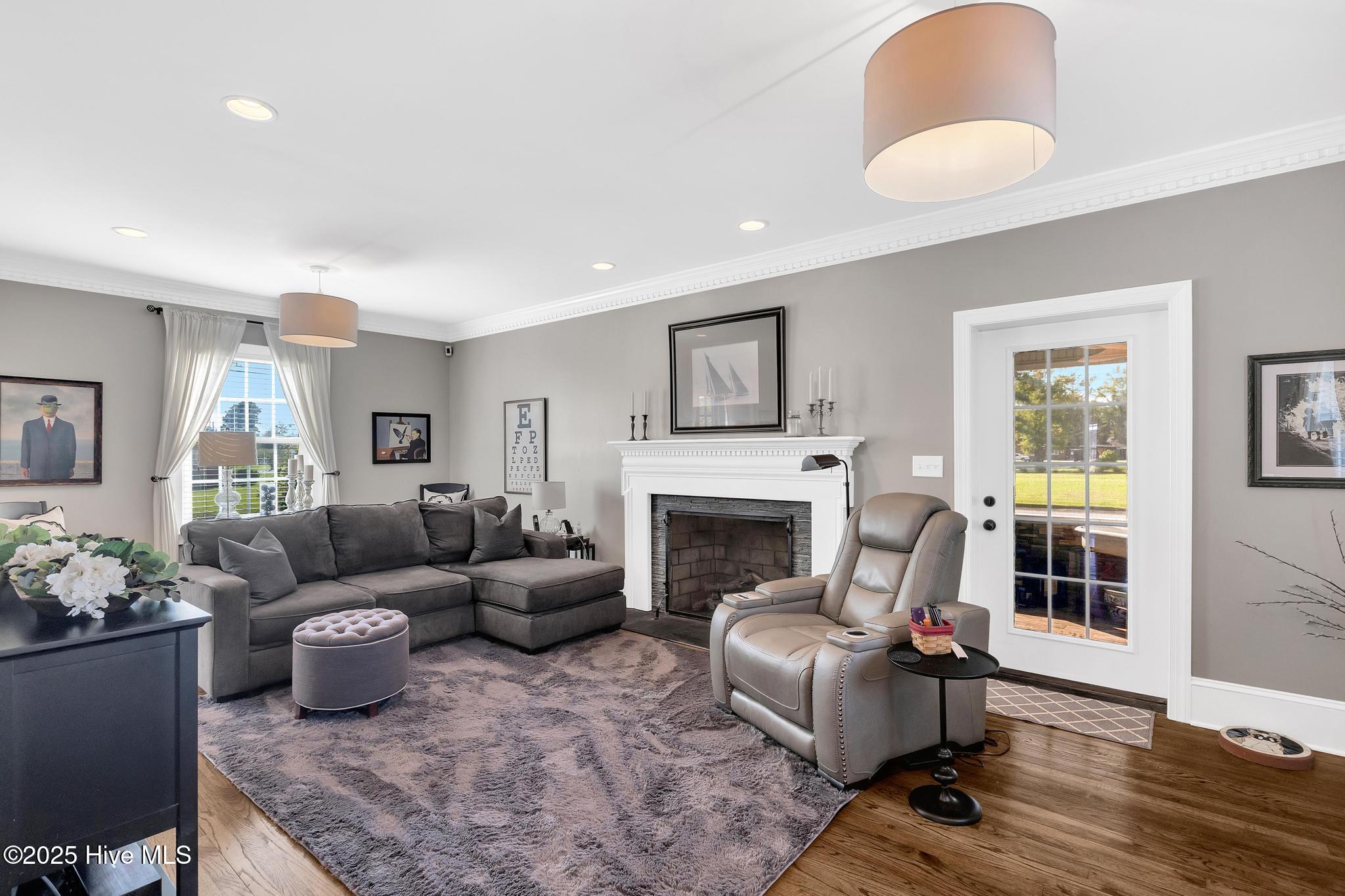 100527249 | Photo 26