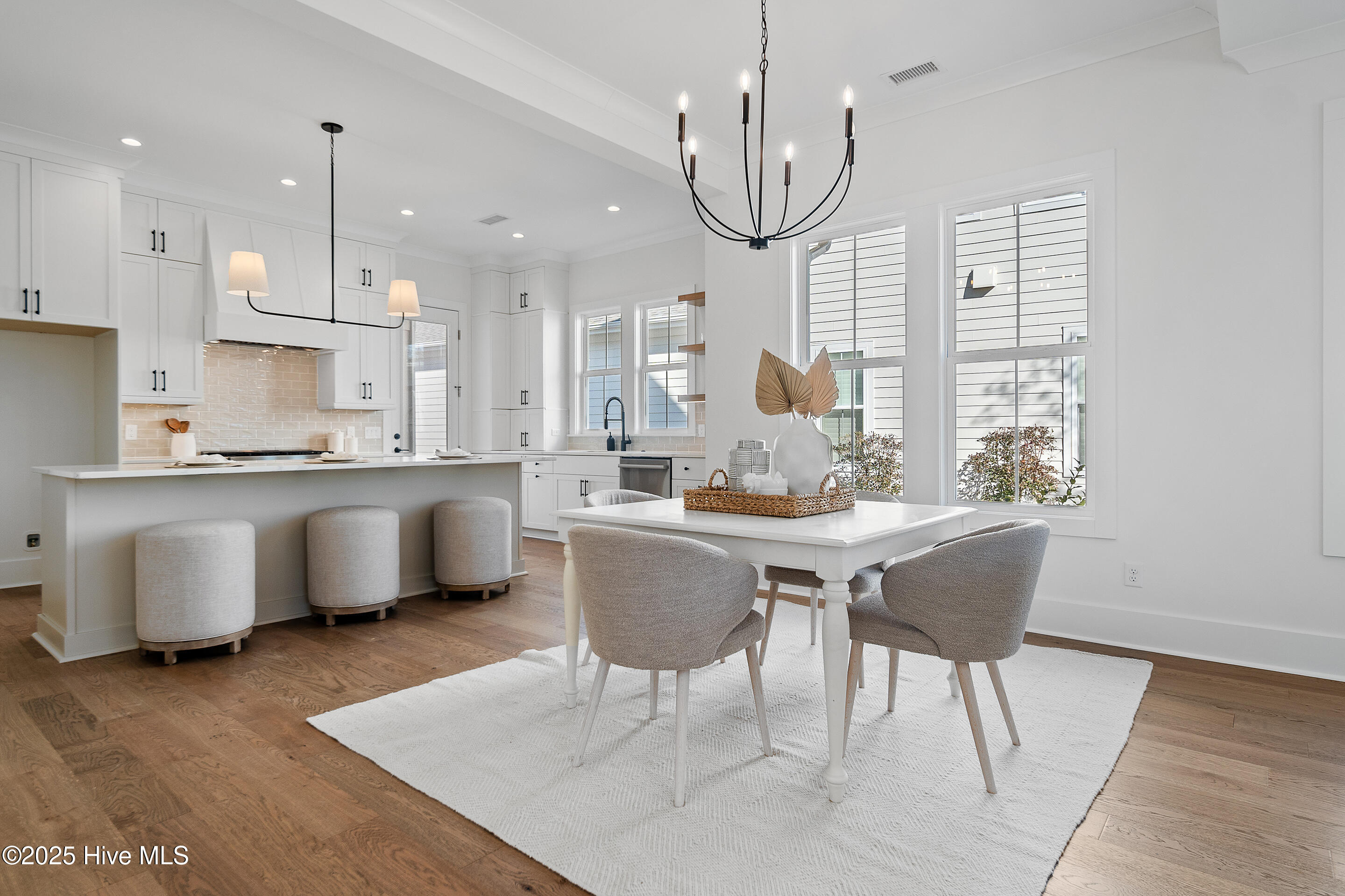 100454748 | Photo 11