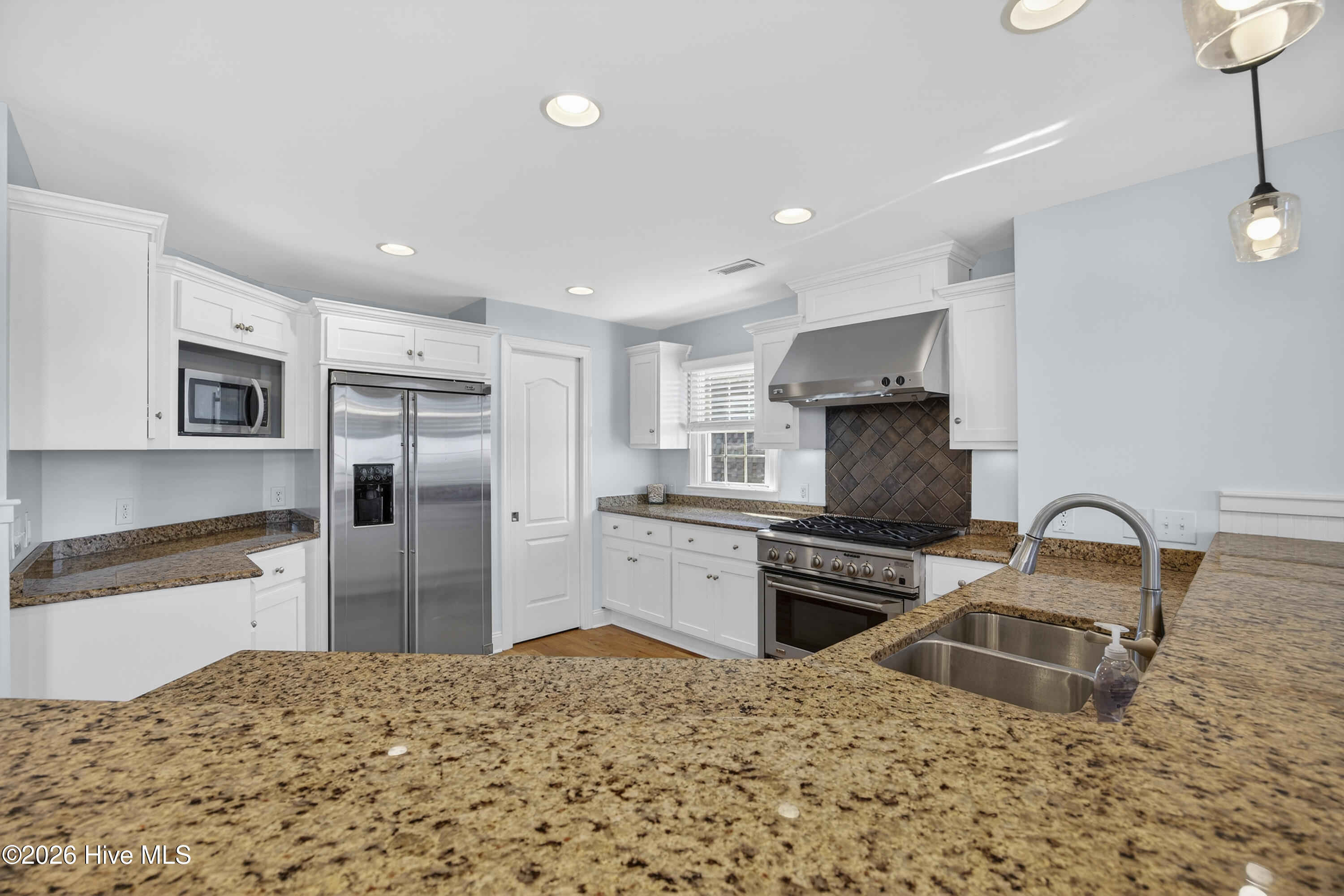 100554981 | Photo 78