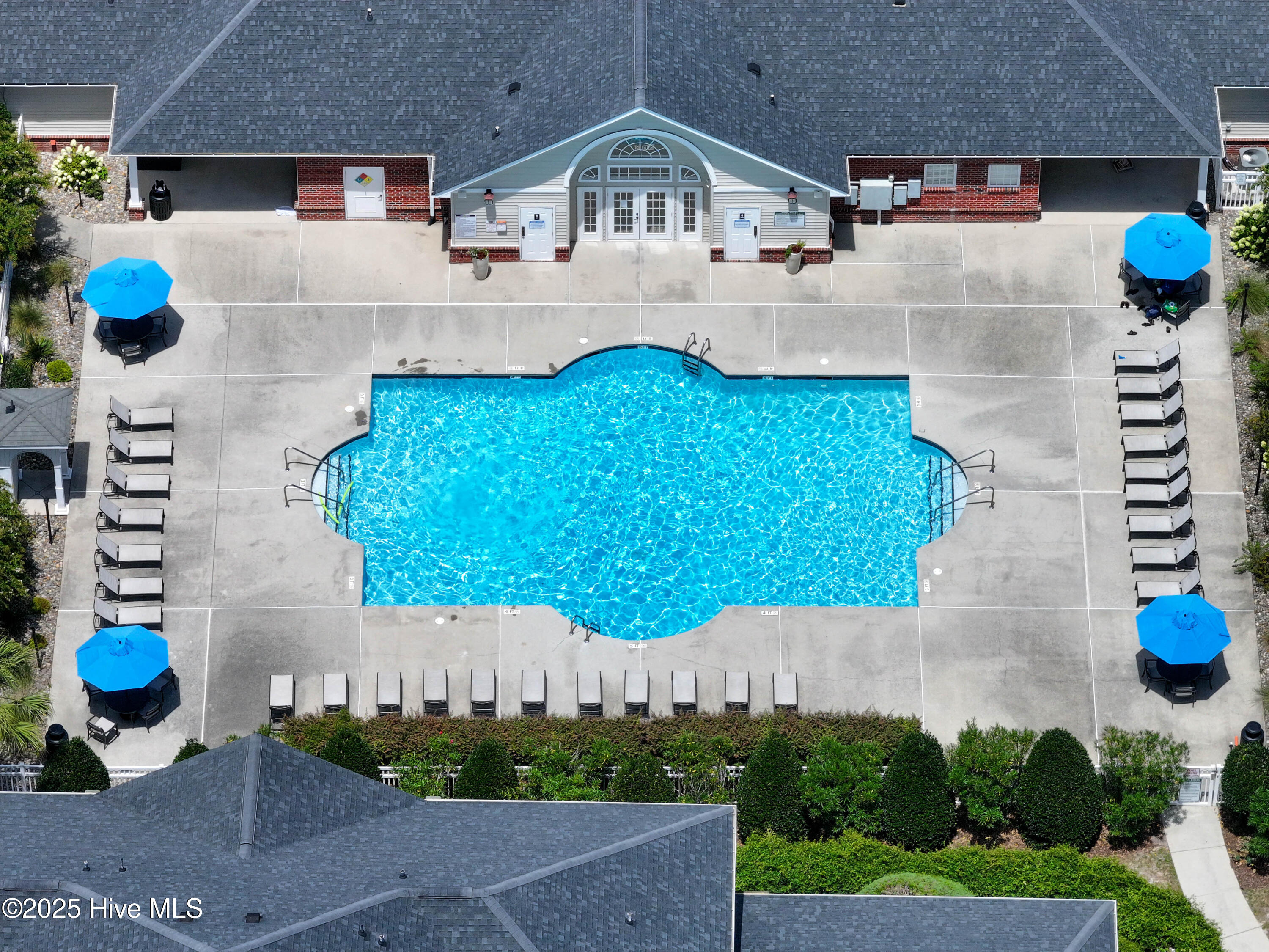 100515883 | Photo 41