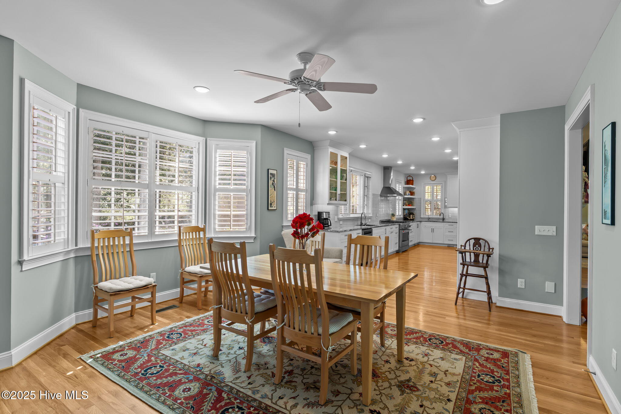 100538166 | Photo 24