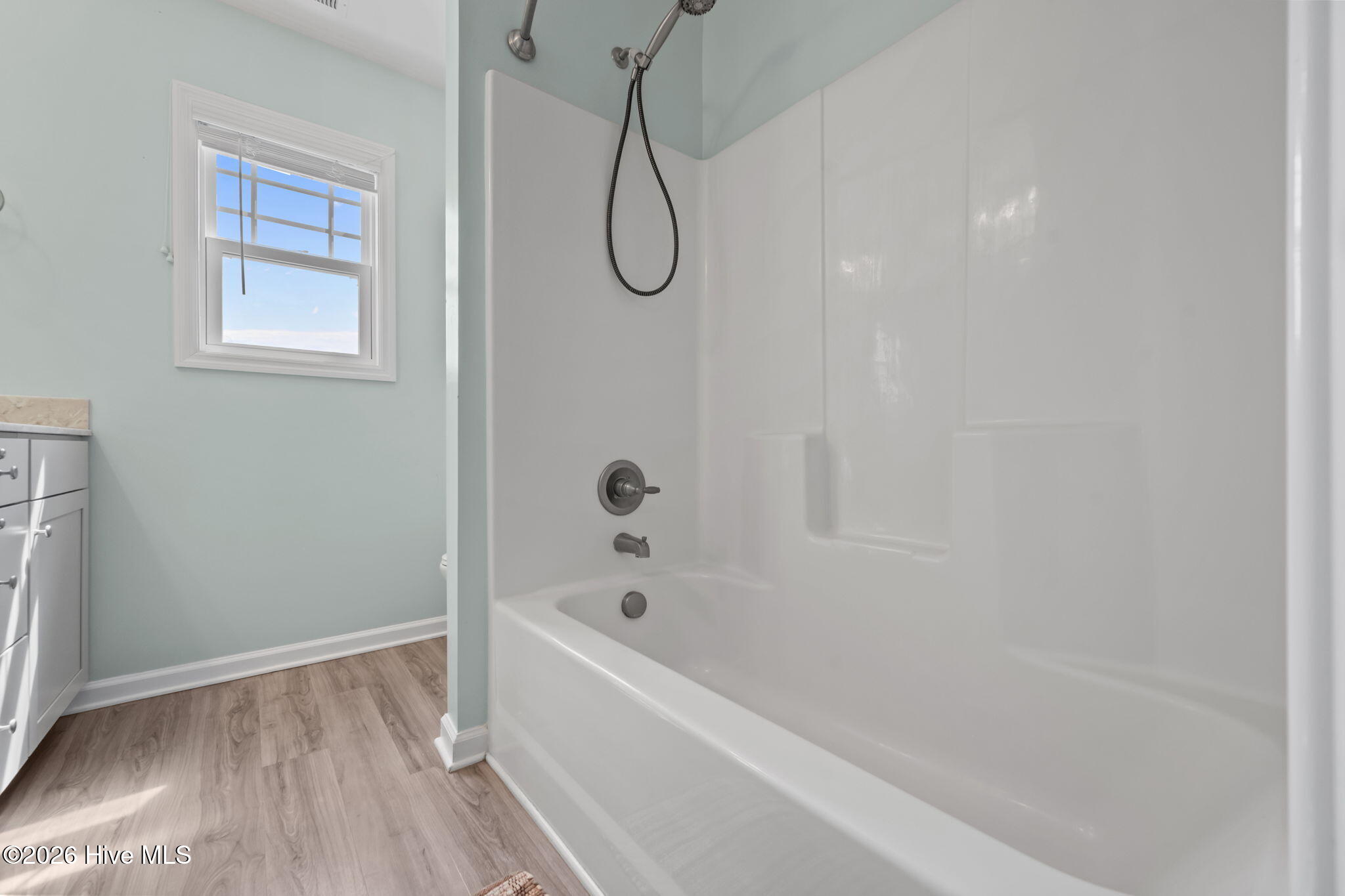 100563111 | Photo 28