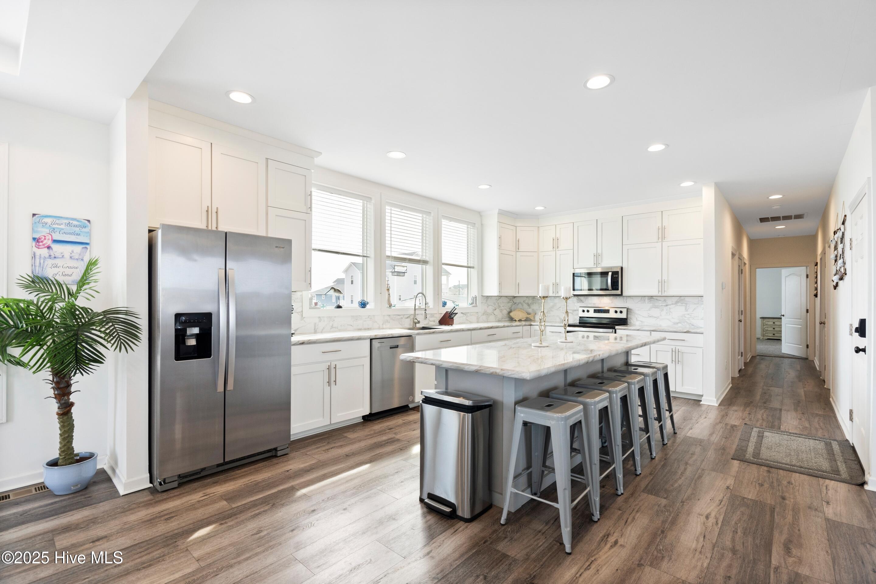 100542826 | Photo 18