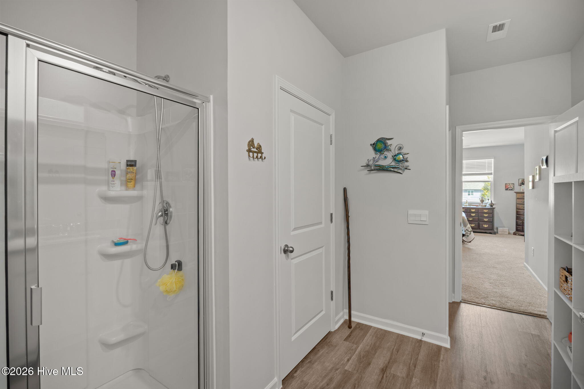 100567889 | Photo 35