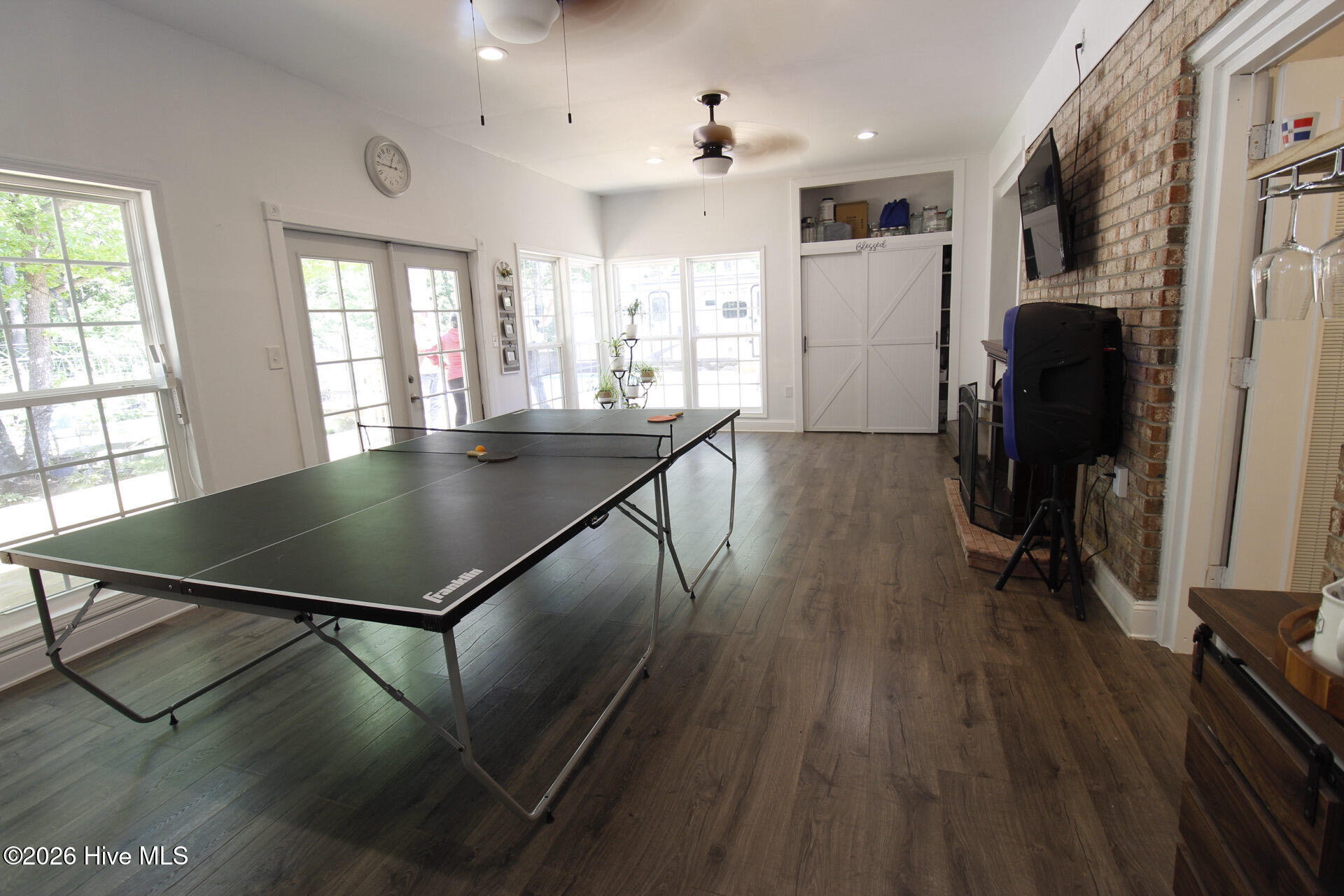 100569705 | Photo 11