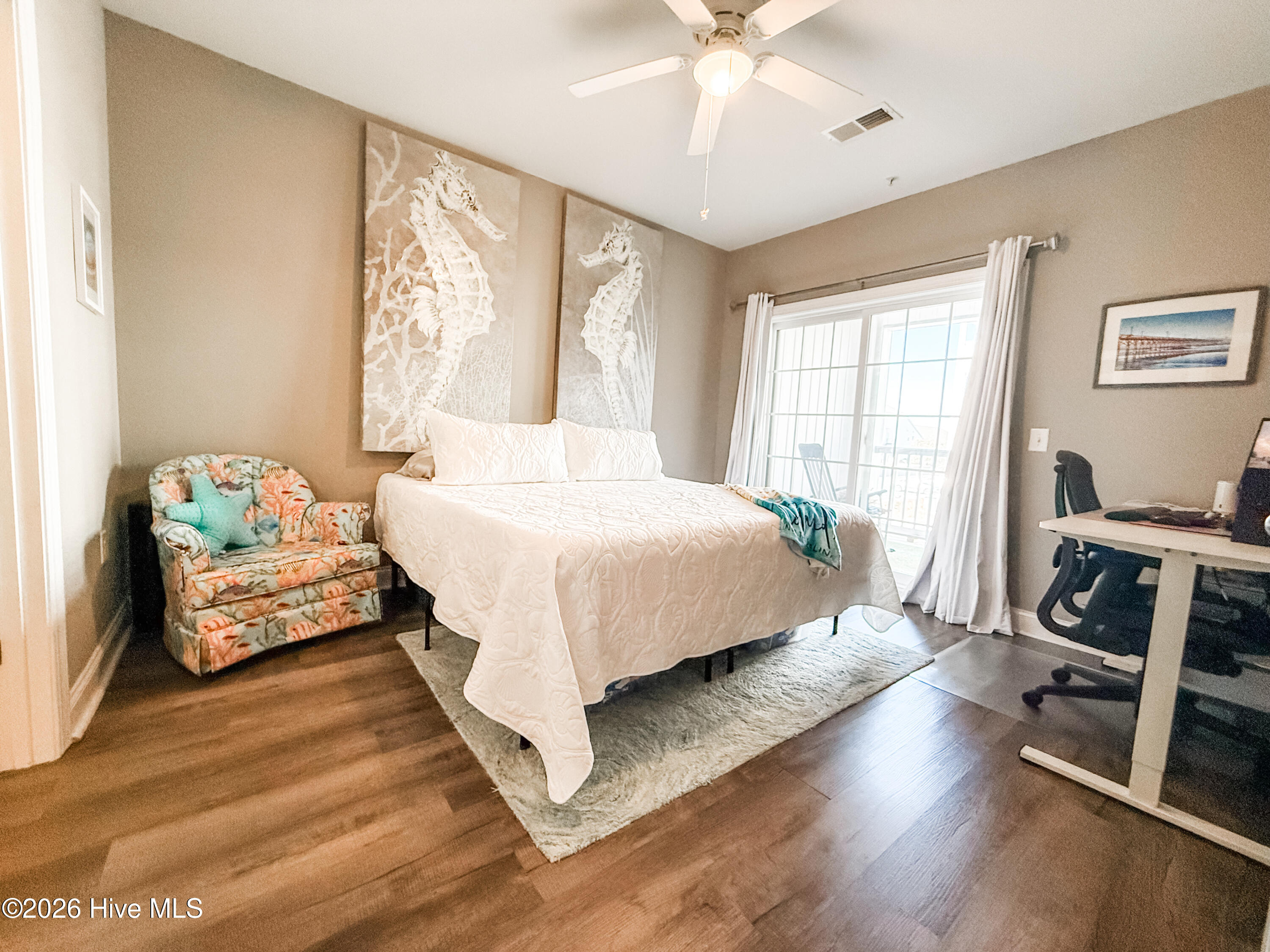 100554593 | Photo 21