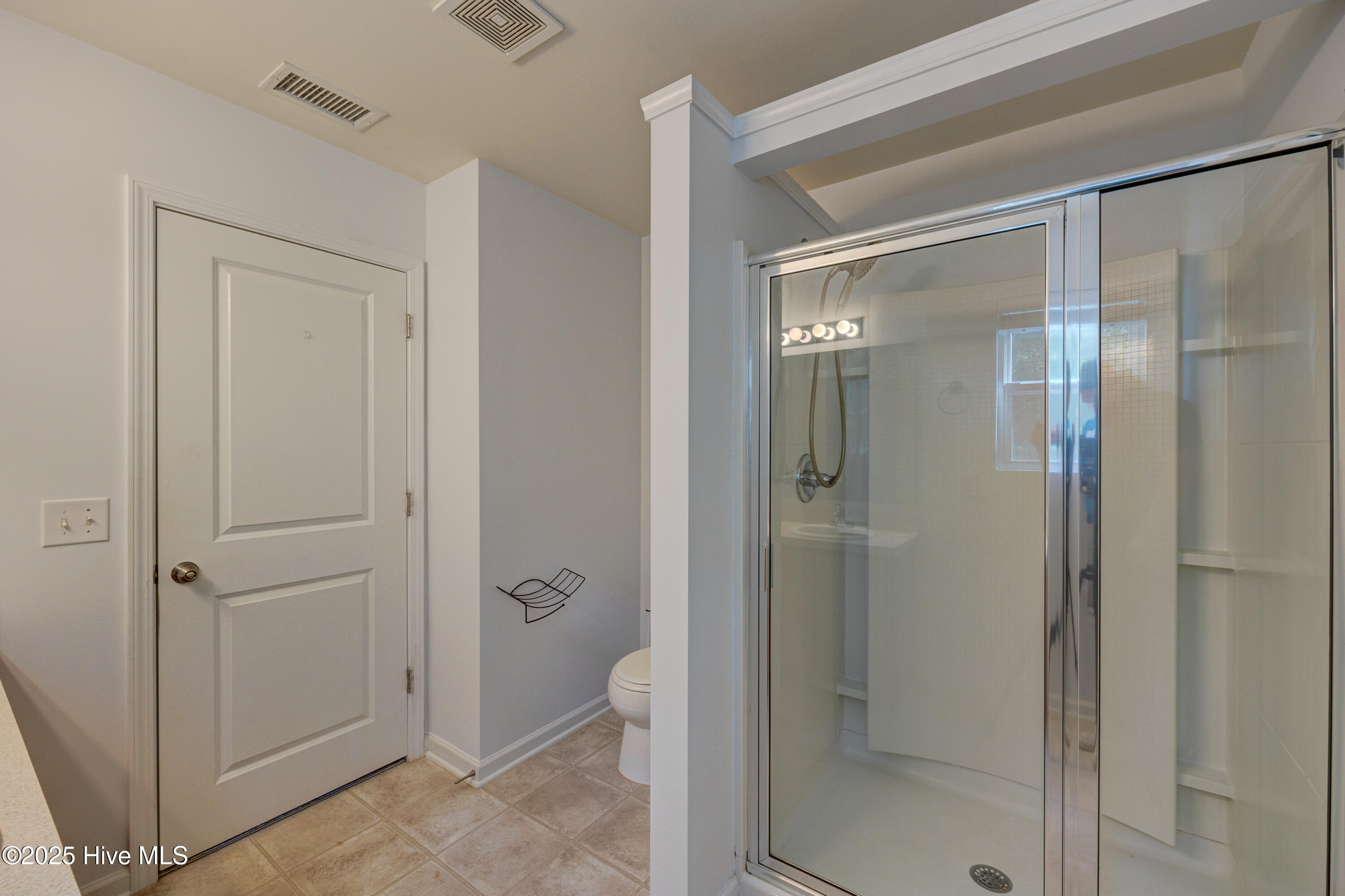 100530947 | Photo 26