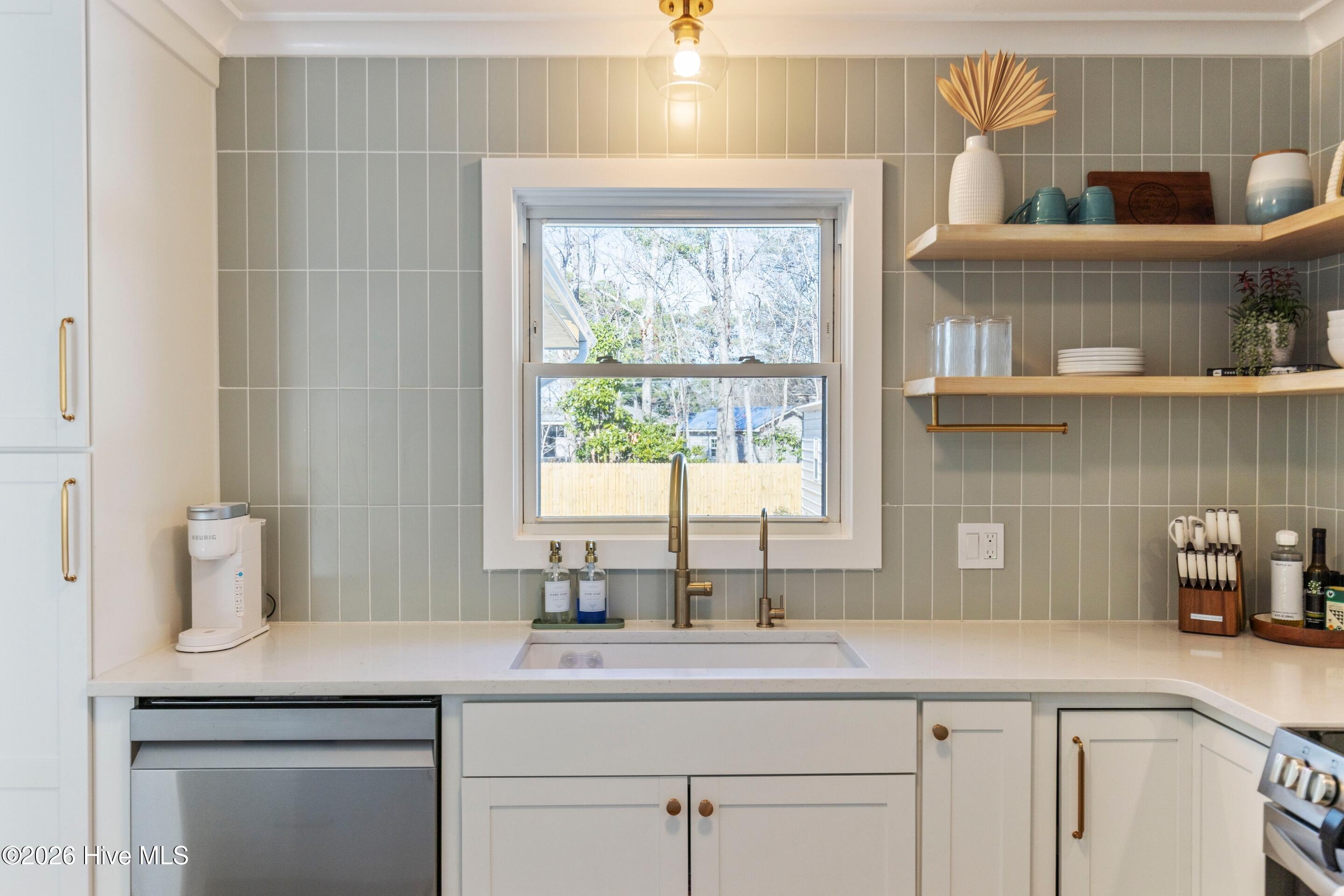 100547942 | Photo 20