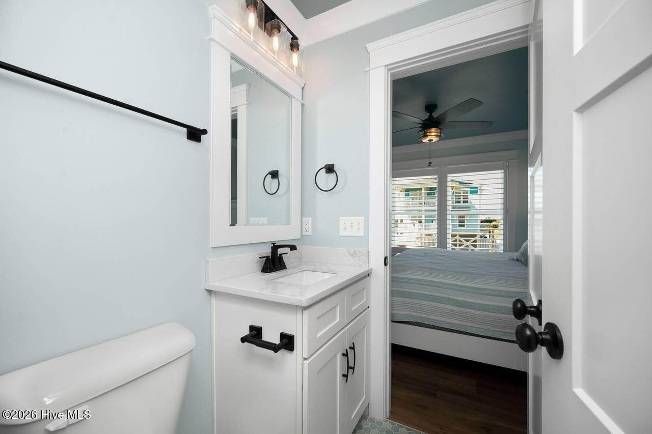 100560212 | Photo 122