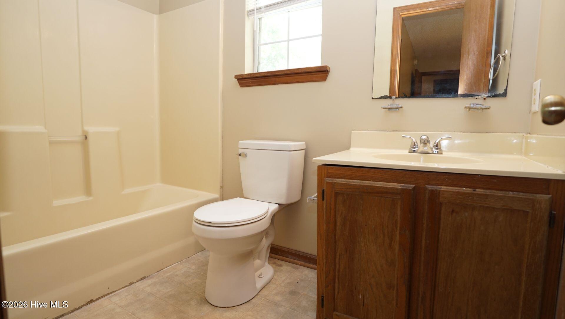 100566723 | Photo 12