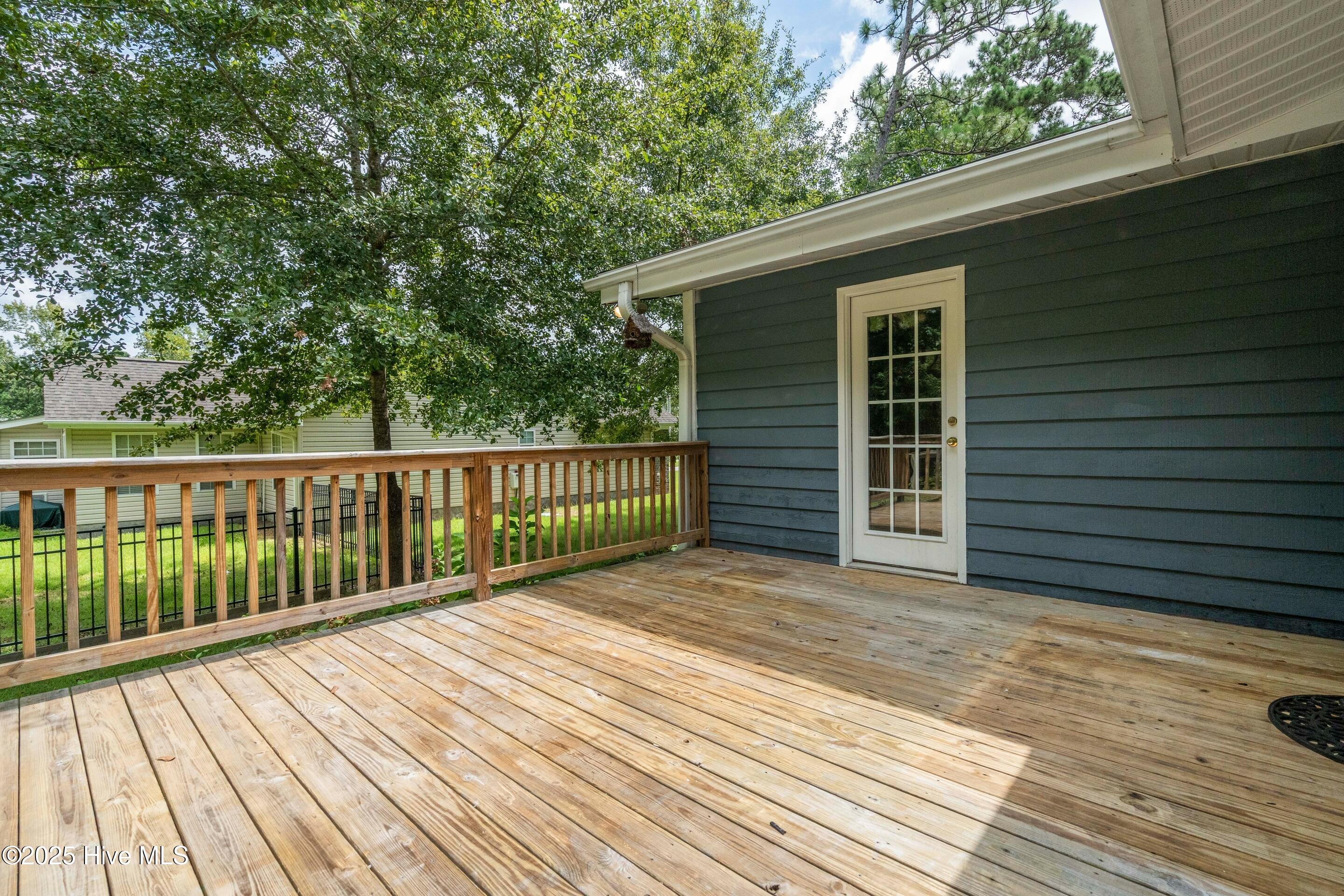 100527267 | Photo 39