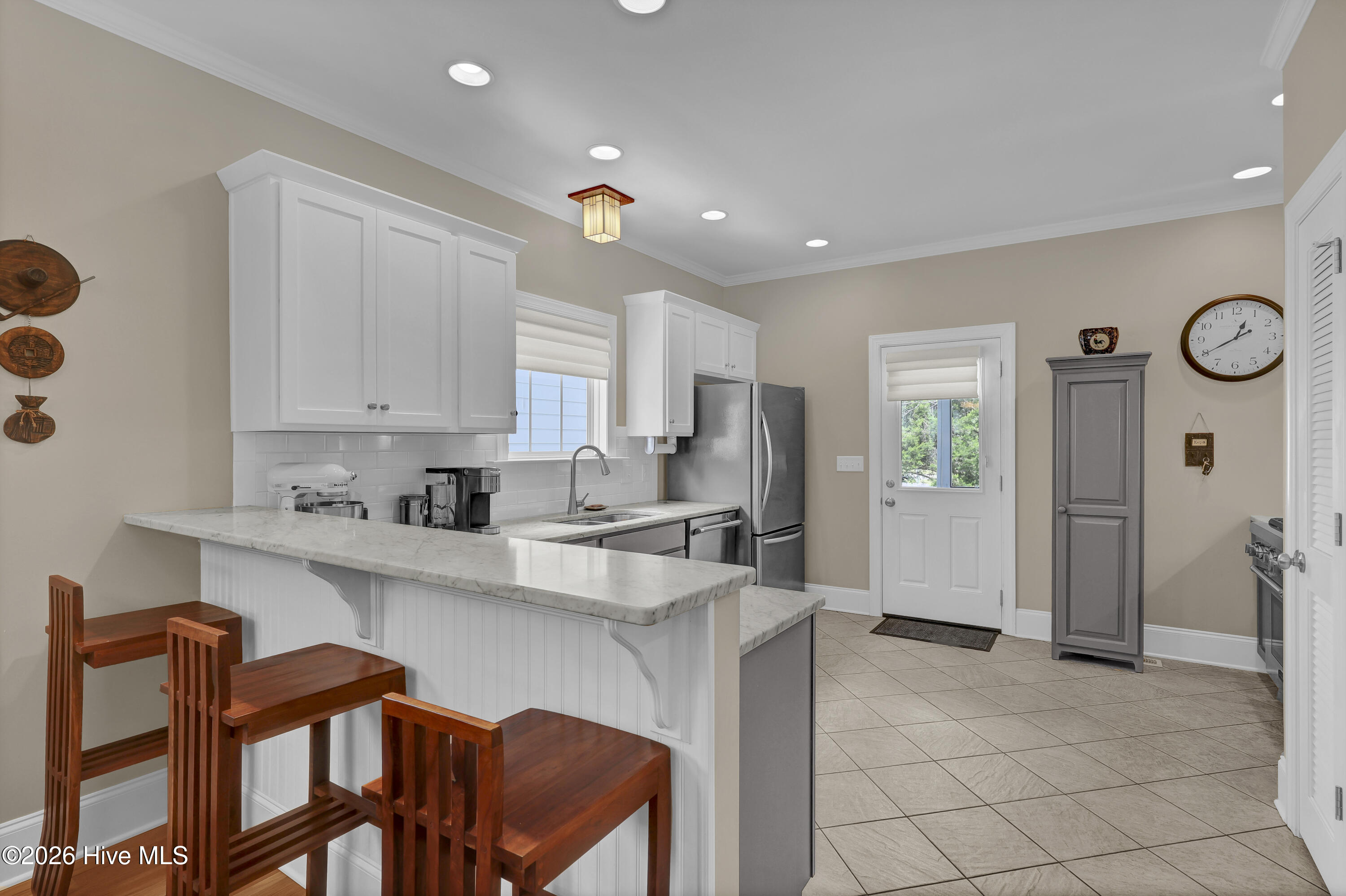 100566208 | Photo 11