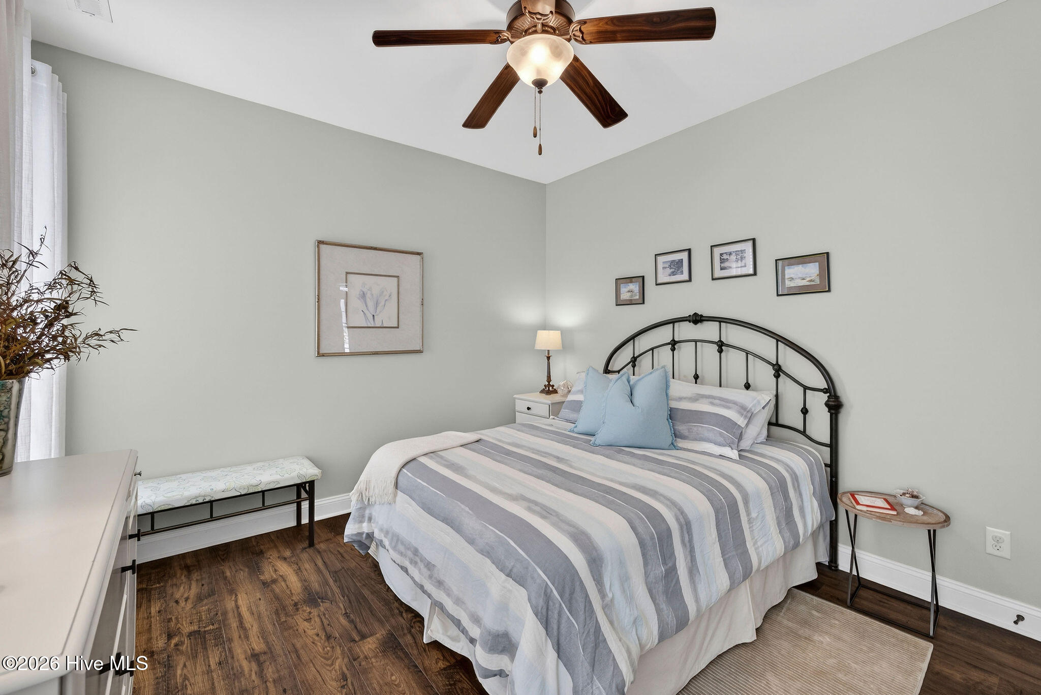 100558265 | Photo 35