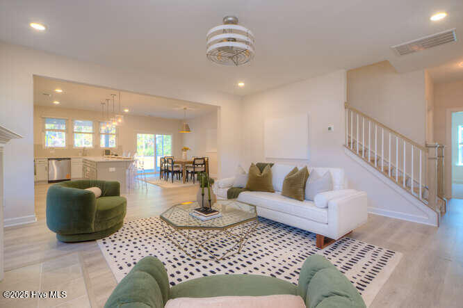 100540645 | Photo 13