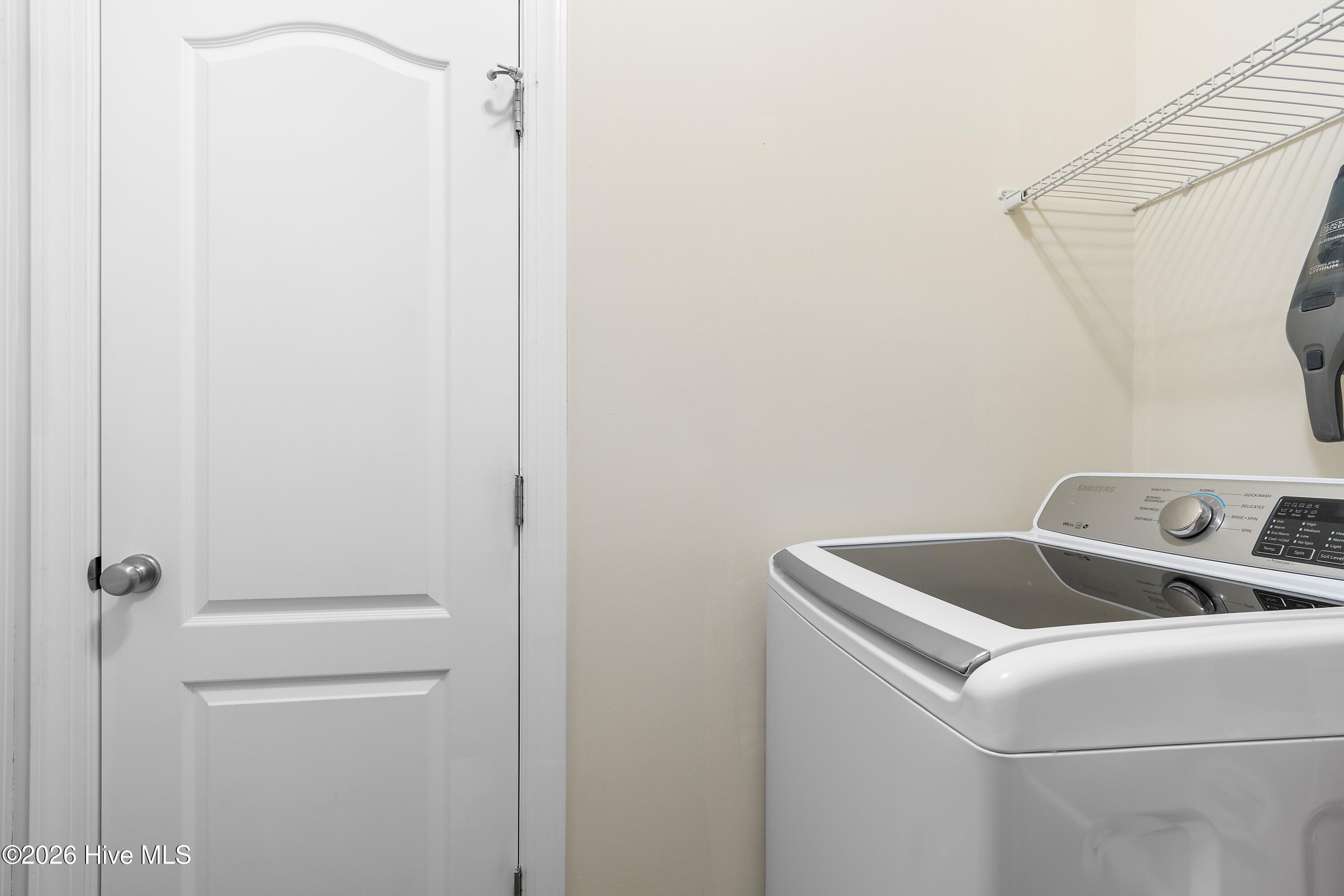 100554083 | Photo 28